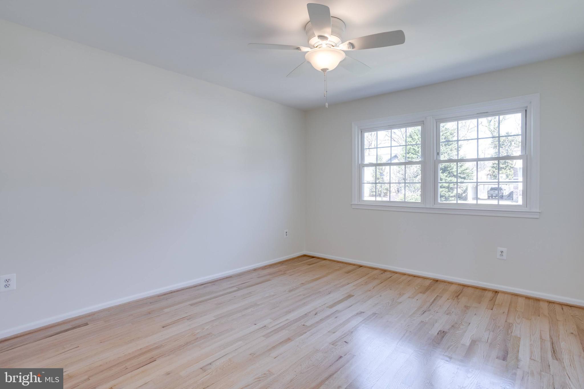 COUNTRY CLUB VIEW - Residential