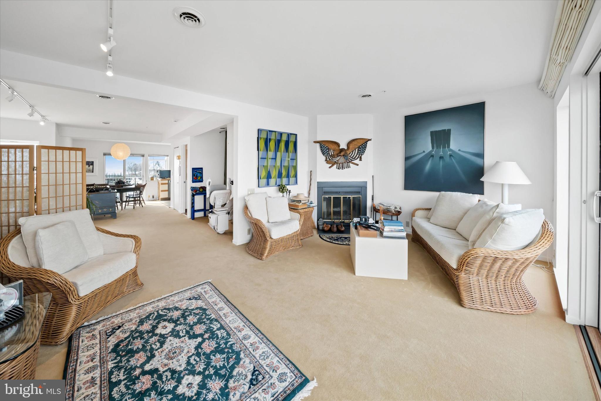 LOG POND - Residential