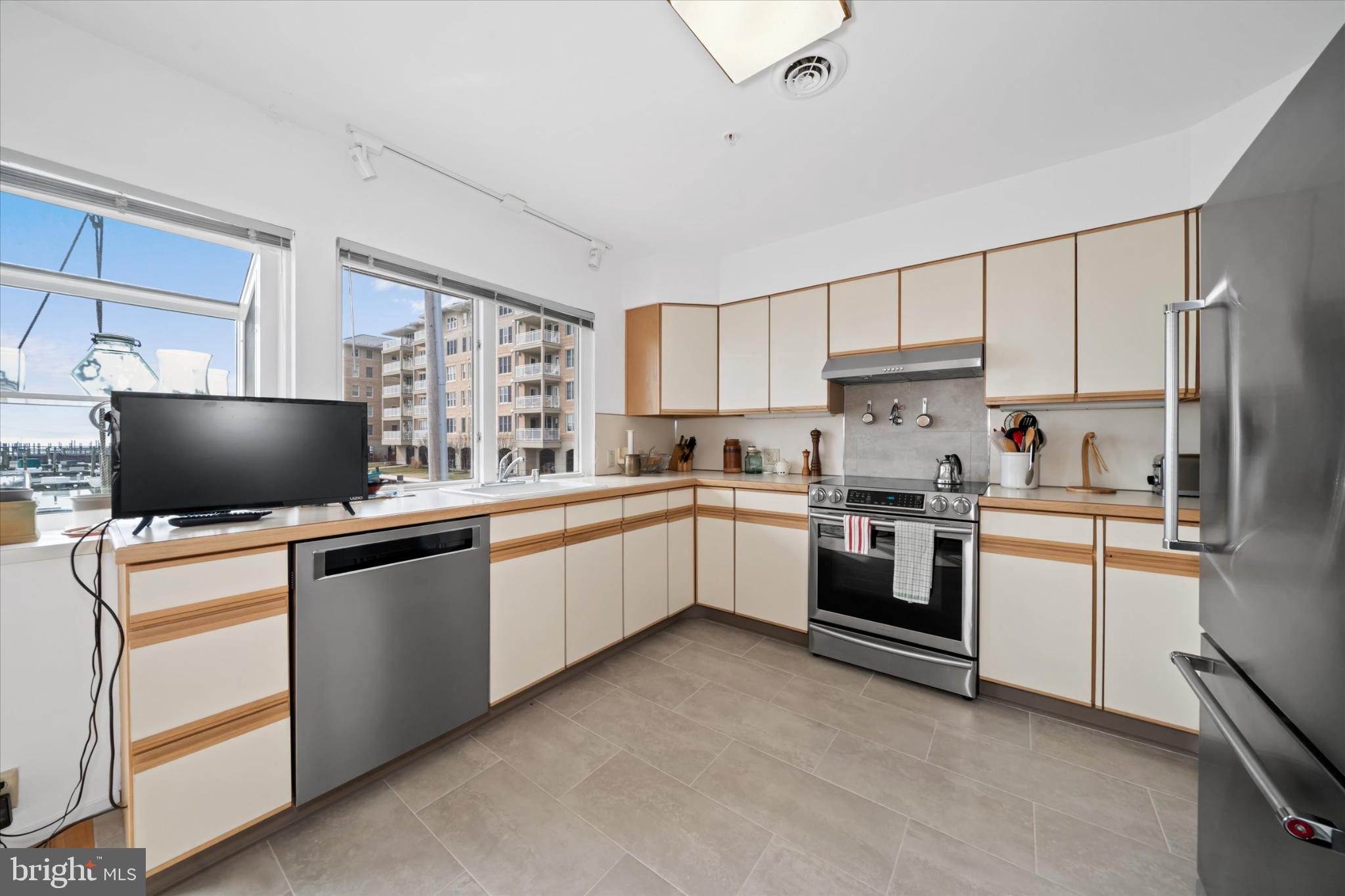 LOG POND - Residential