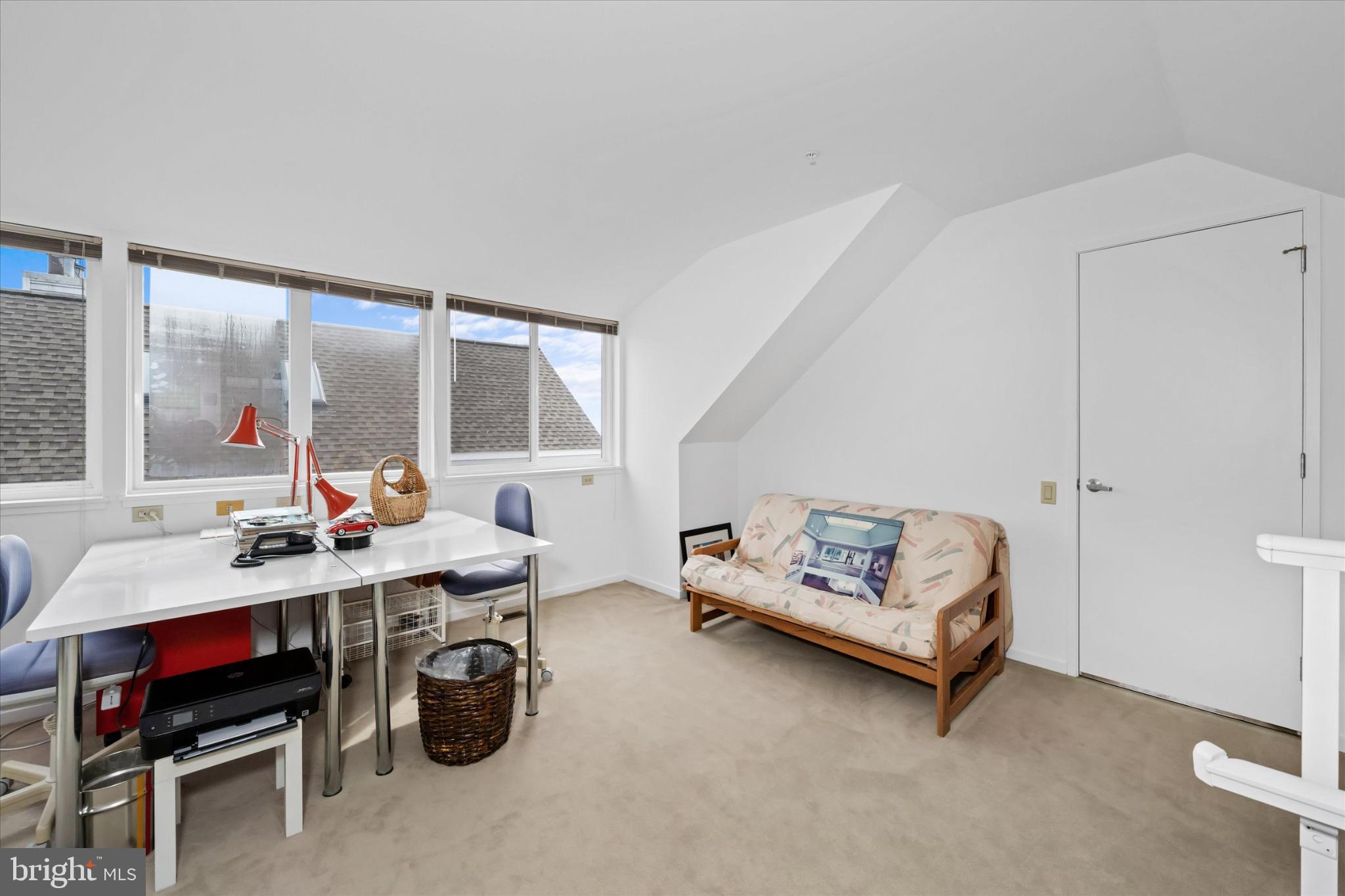 LOG POND - Residential