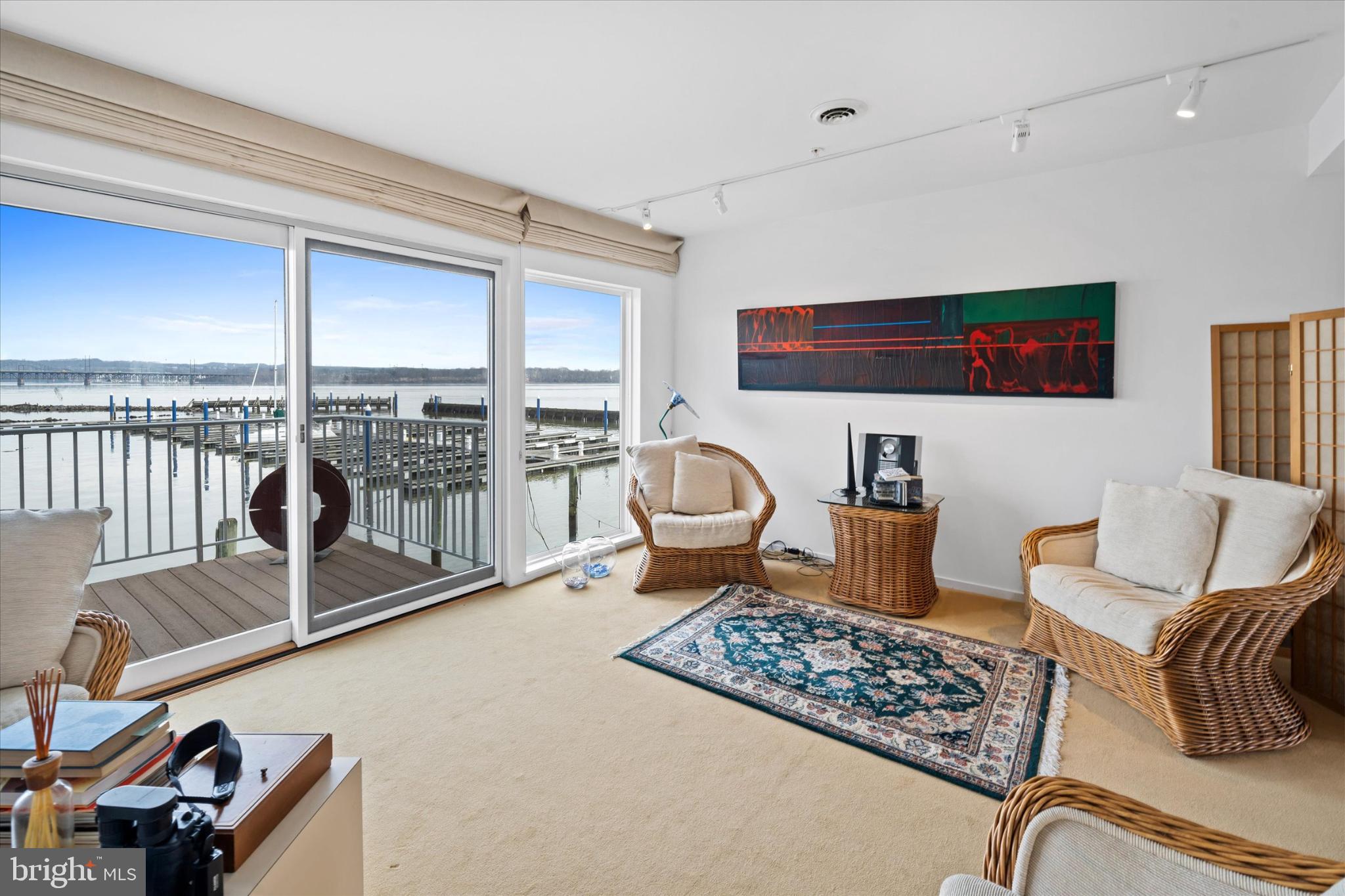 LOG POND - Residential