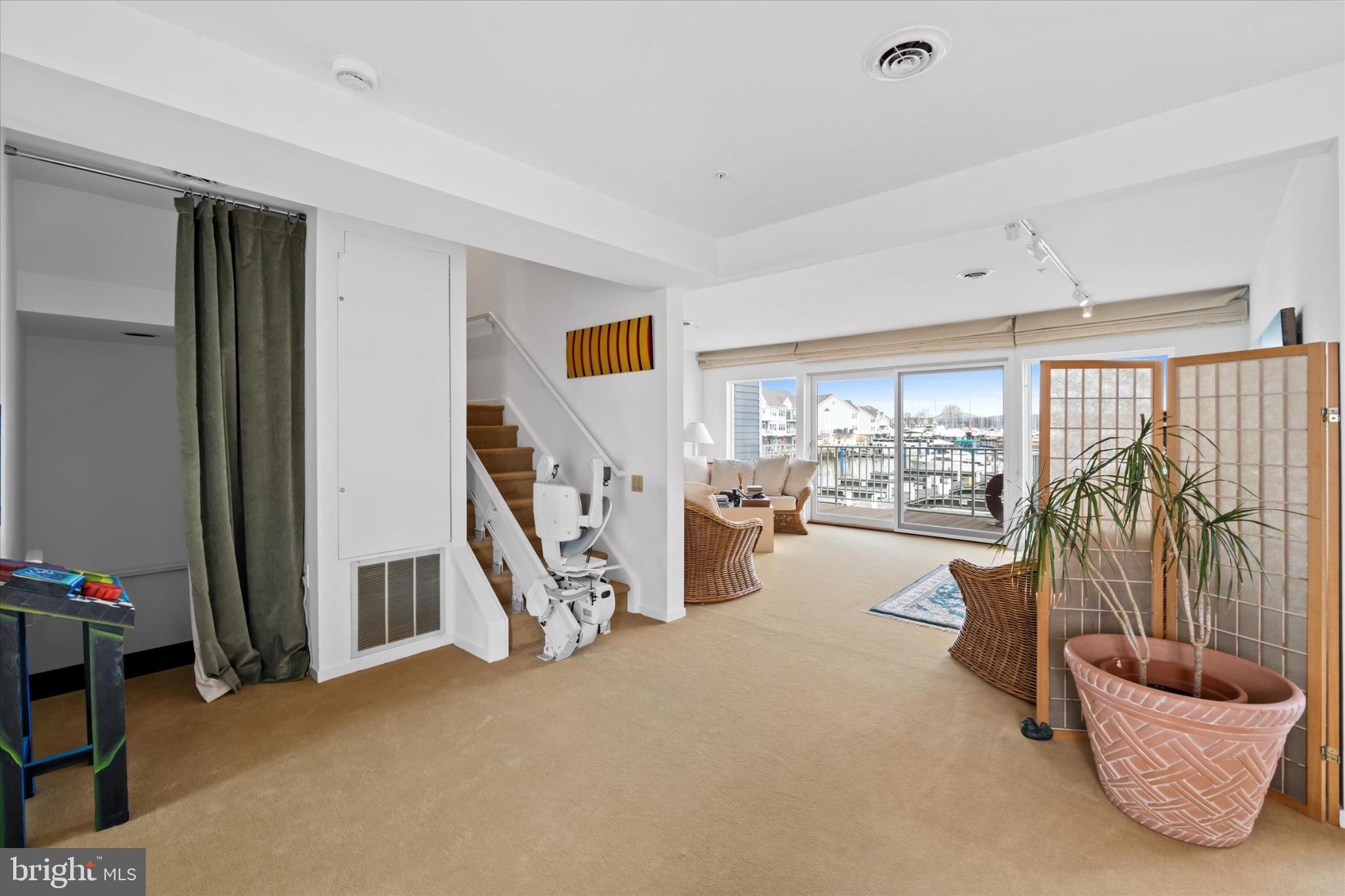 LOG POND - Residential