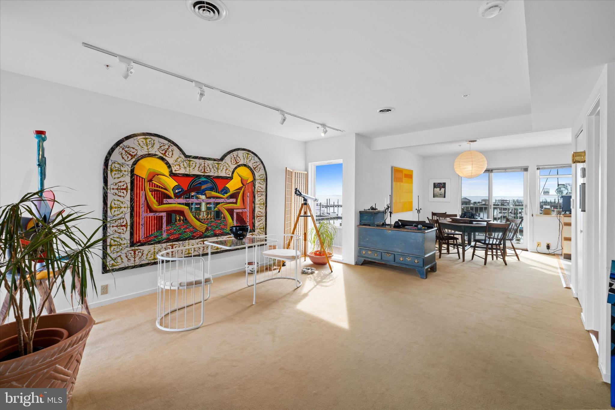 LOG POND - Residential