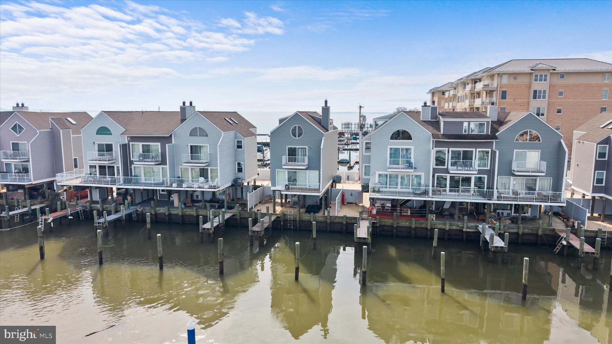 LOG POND - Residential