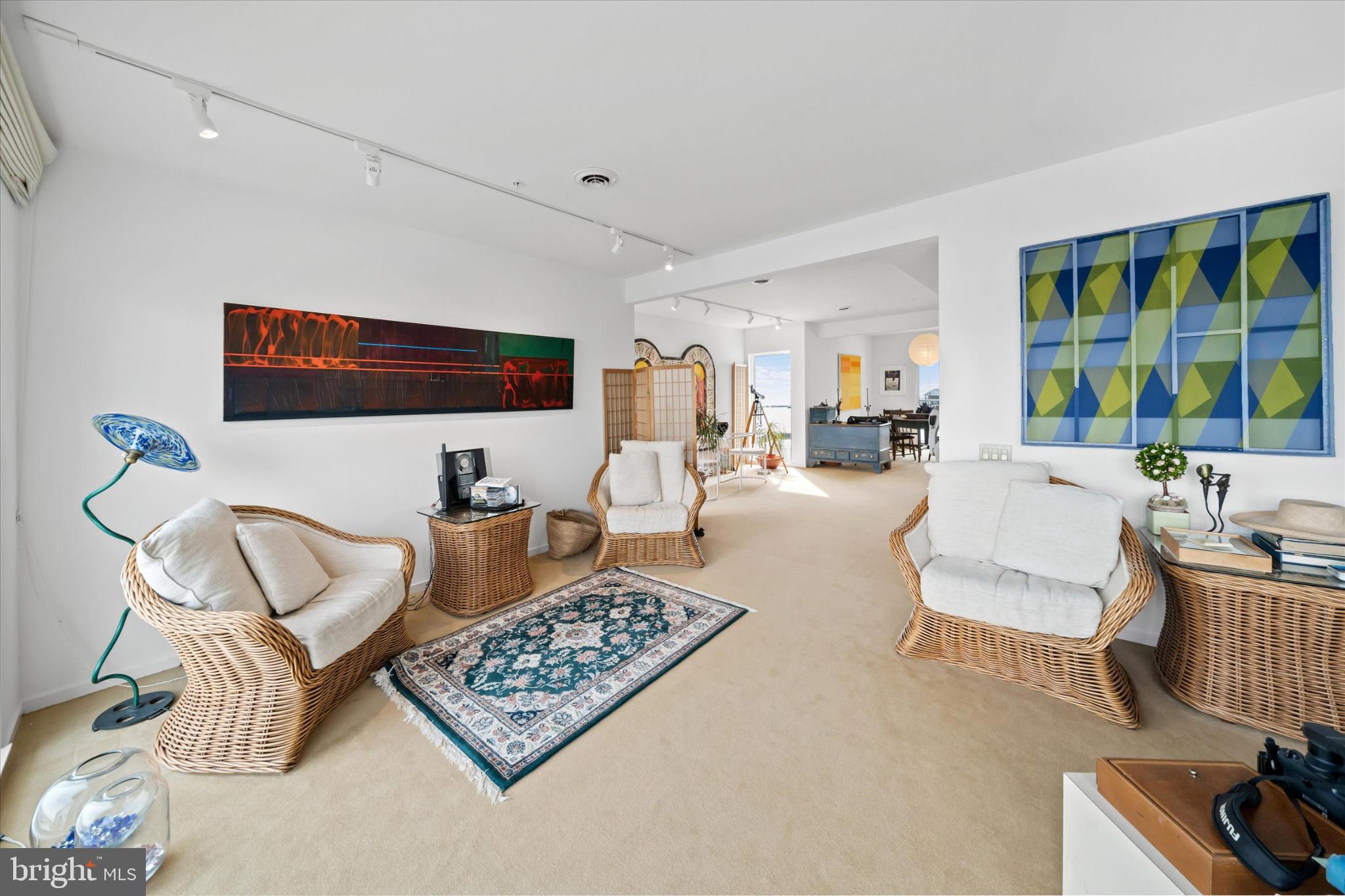 LOG POND - Residential