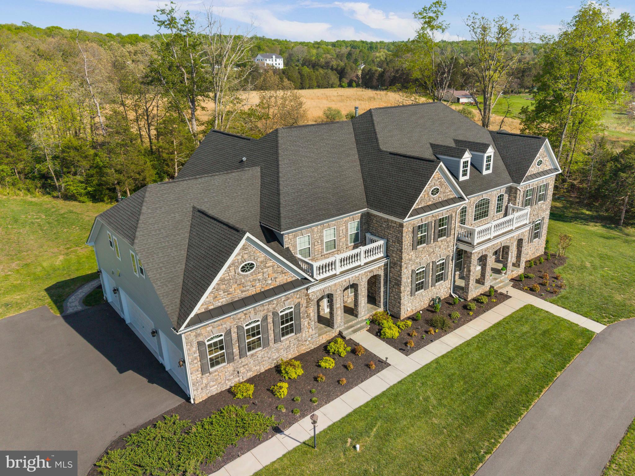 HUNTERS POND - Residential