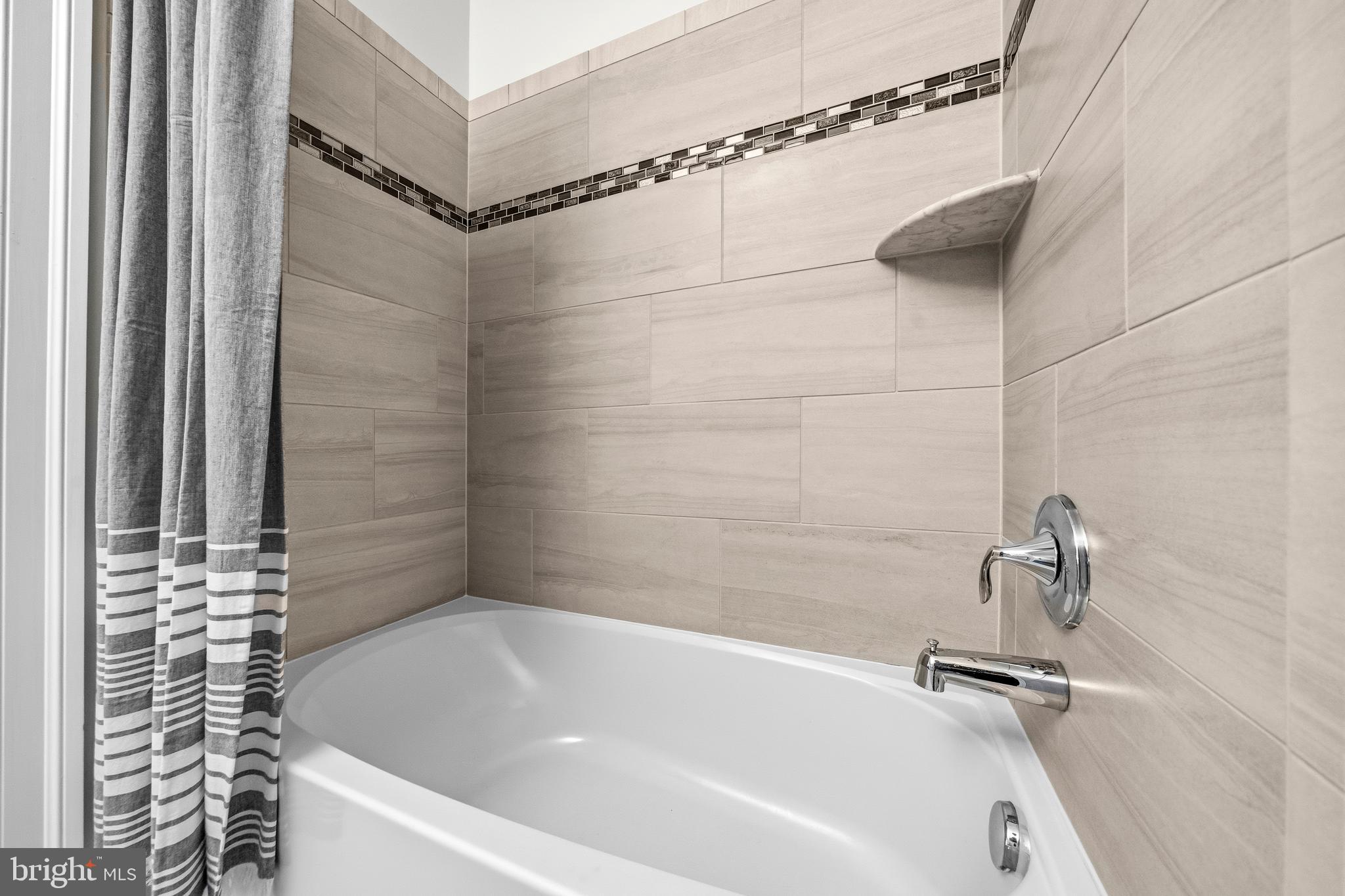 HUNTERS POND - Residential