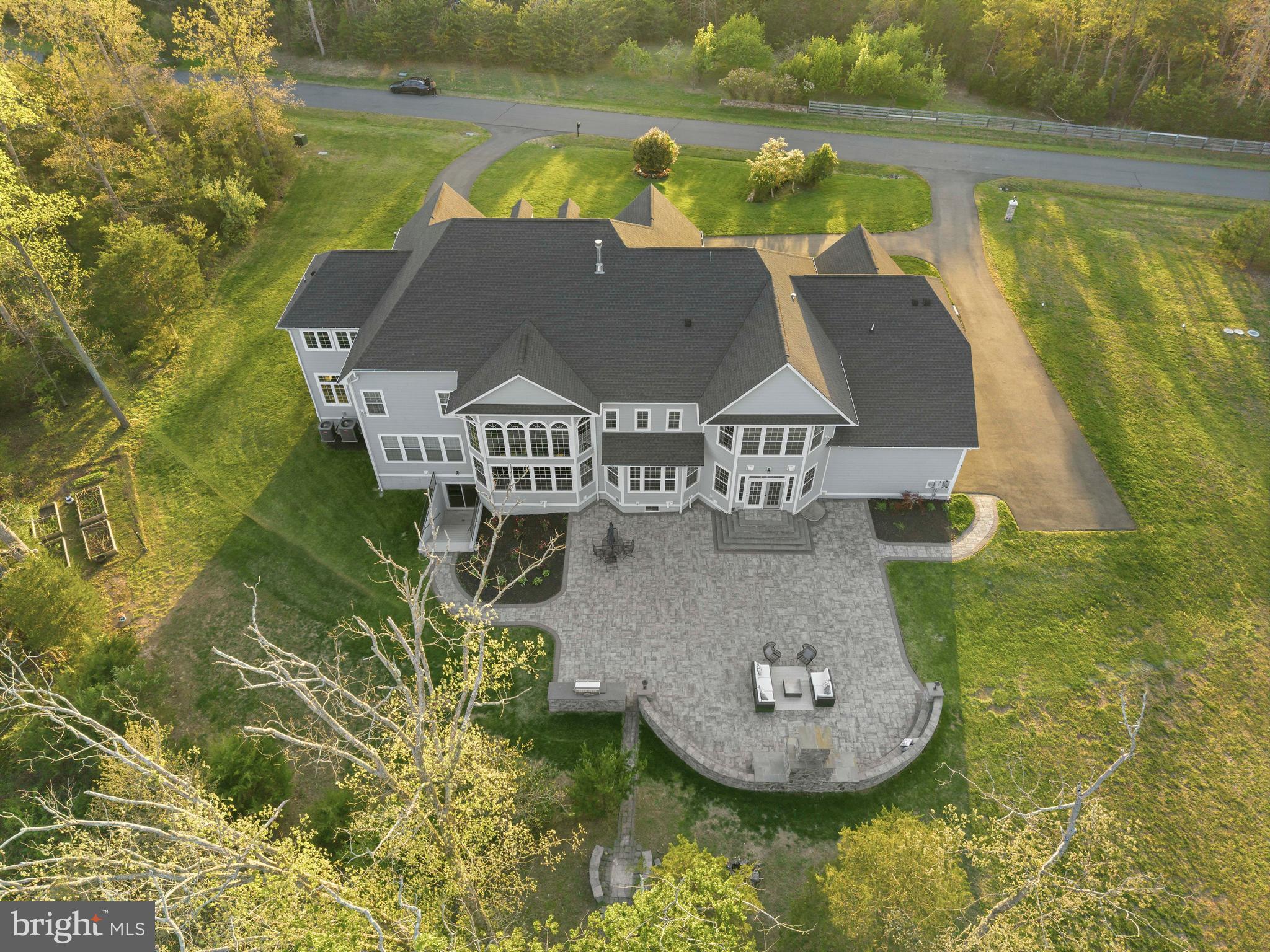 HUNTERS POND - Residential