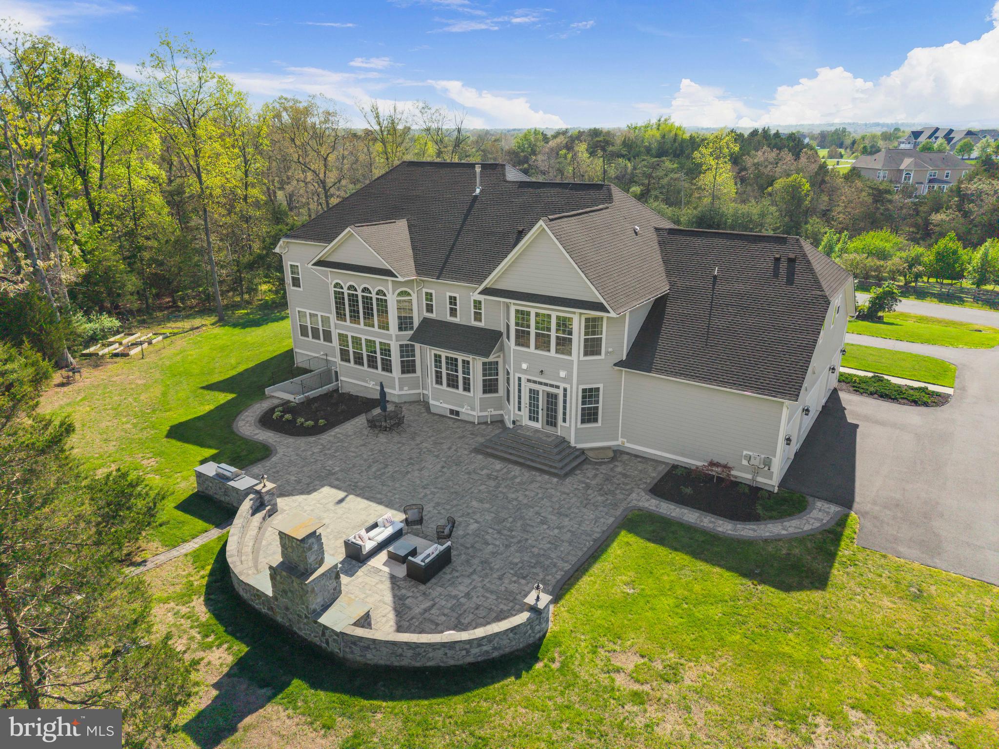 HUNTERS POND - Residential