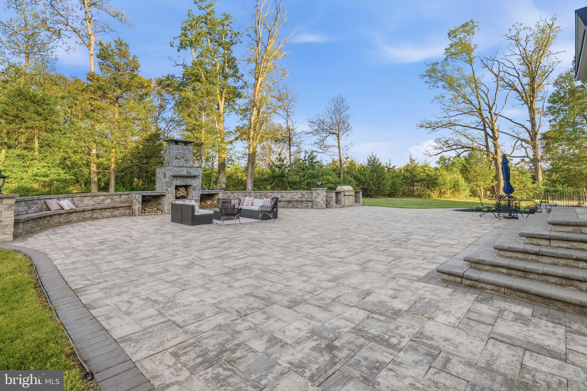 HUNTERS POND - Residential