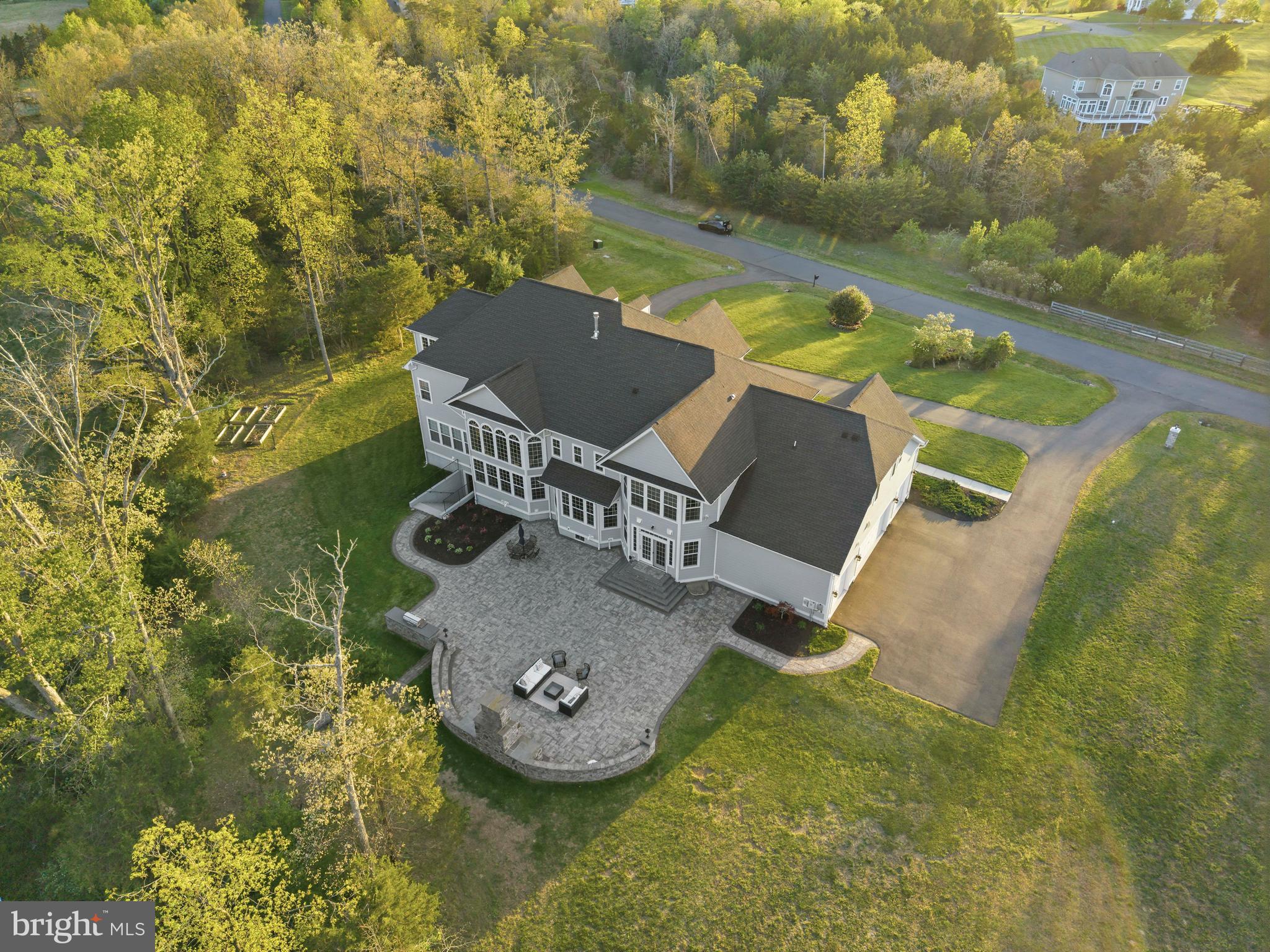 HUNTERS POND - Residential