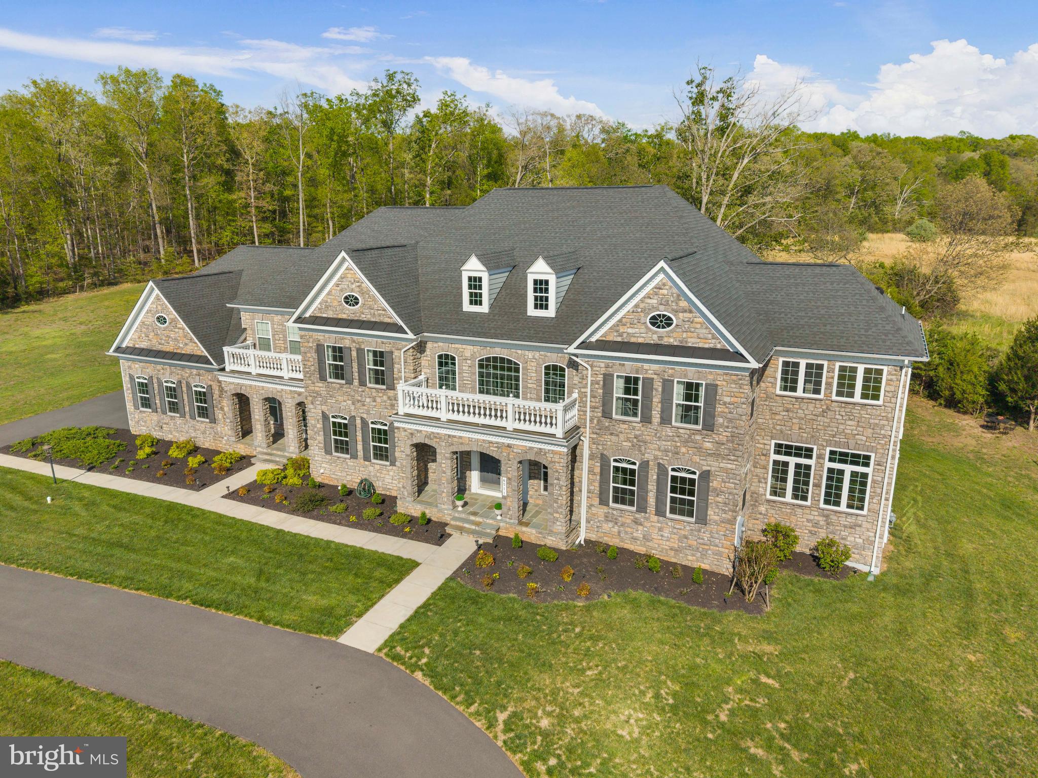 HUNTERS POND - Residential