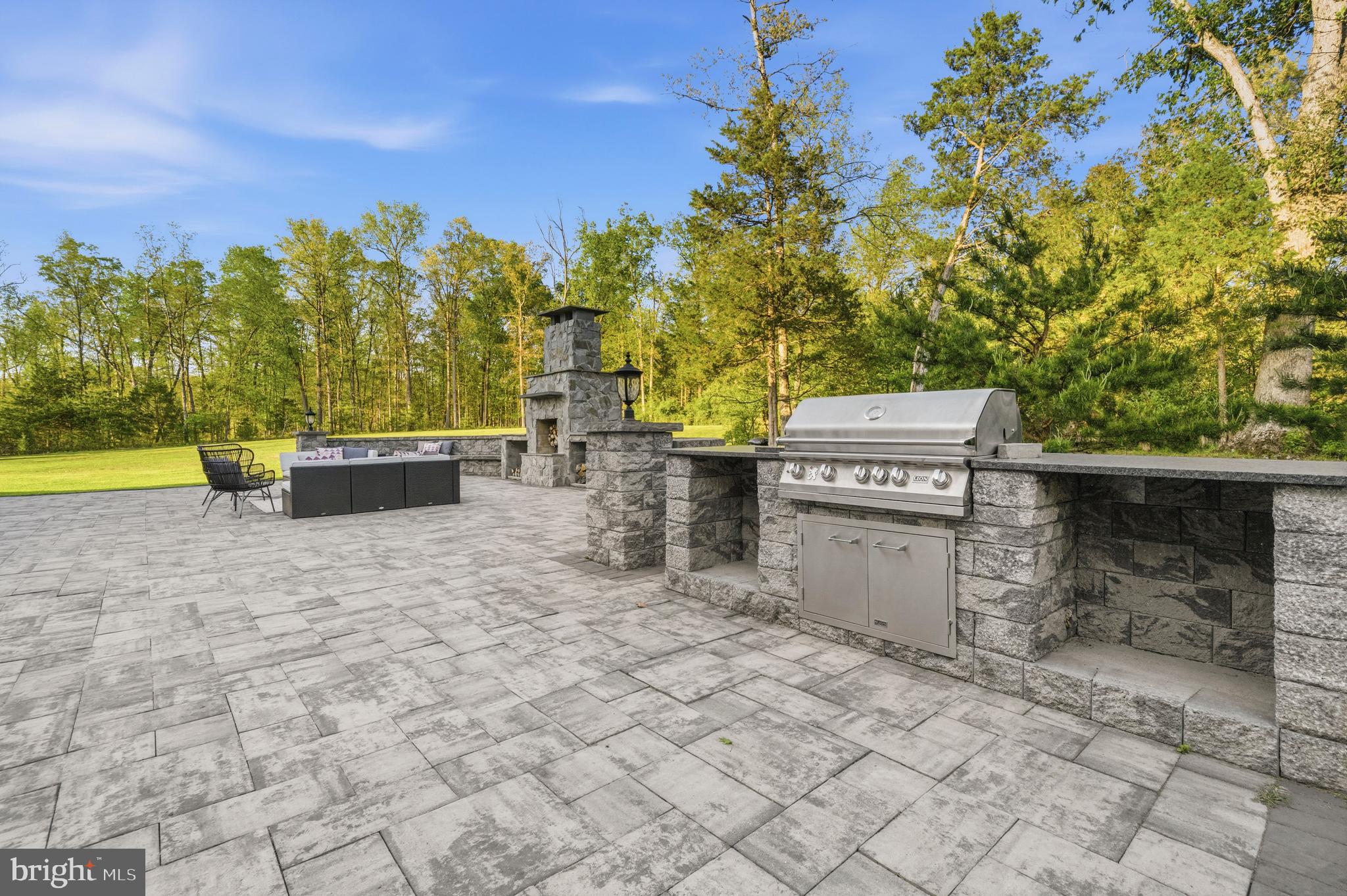 HUNTERS POND - Residential