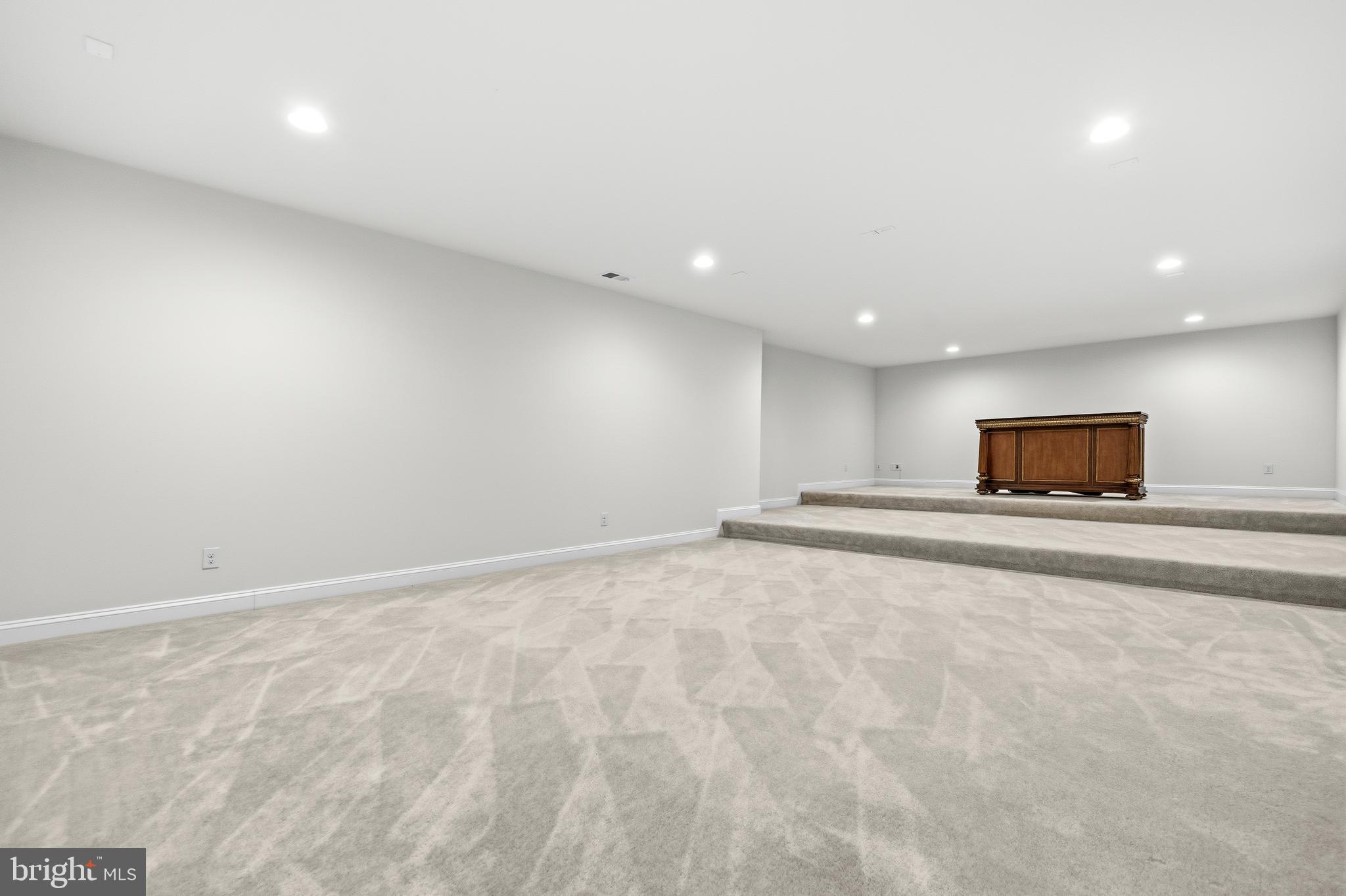 HUNTERS POND - Residential