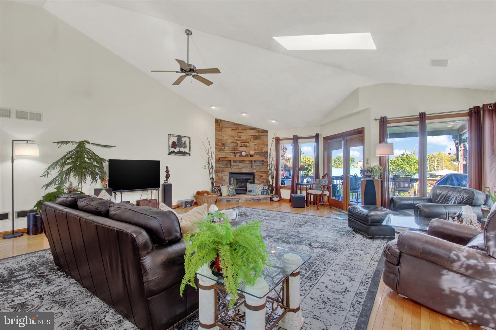 LAKE MEADE - Residential