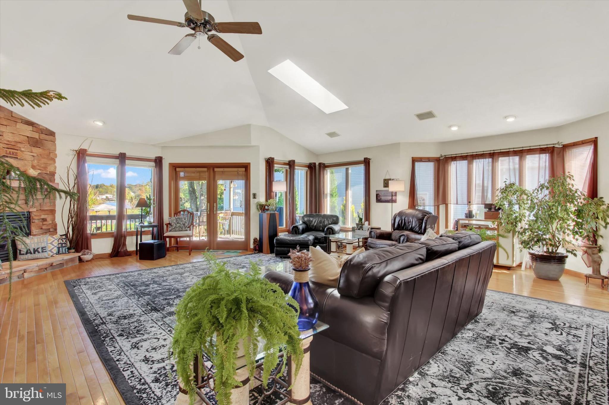 LAKE MEADE - Residential