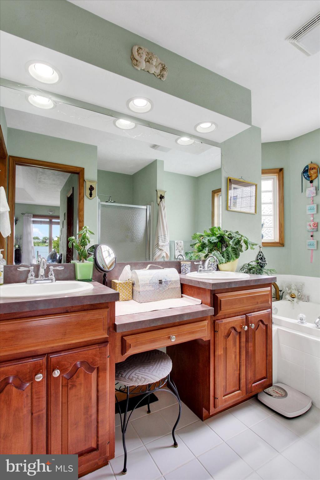 LAKE MEADE - Residential