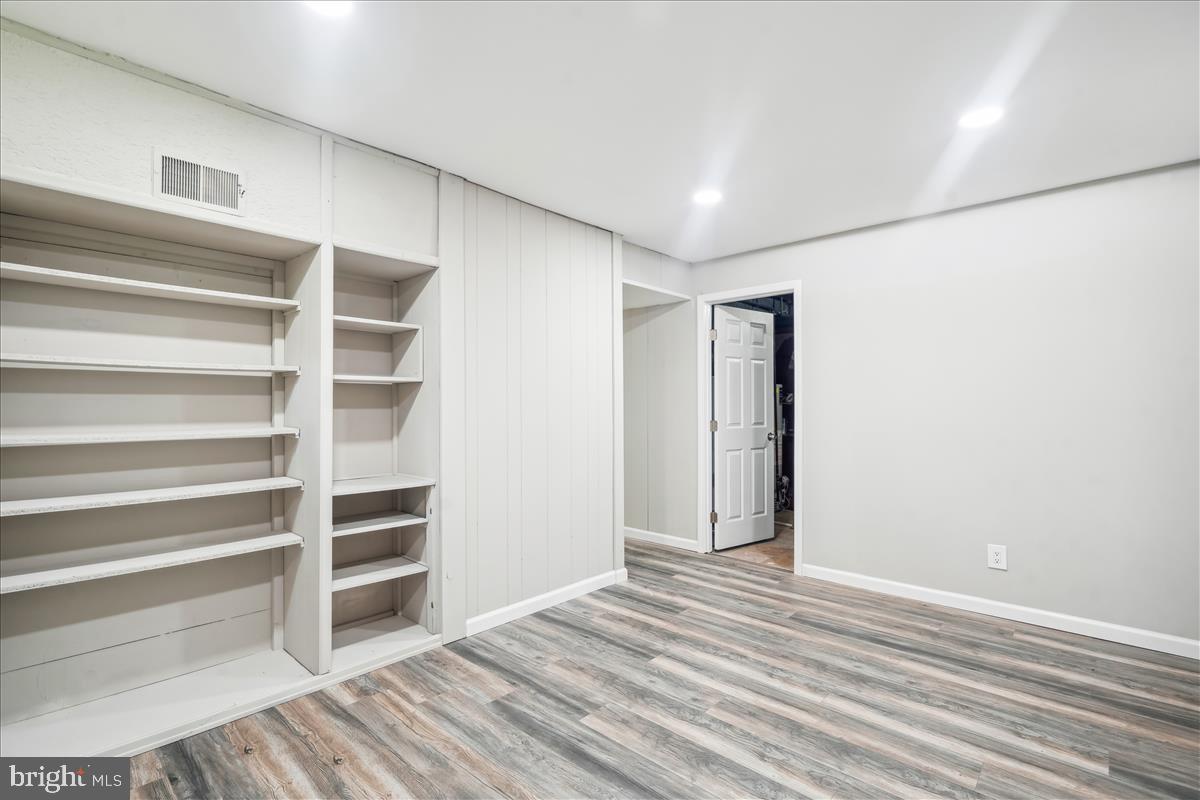 BOXWOOD VILLAGE - Residential