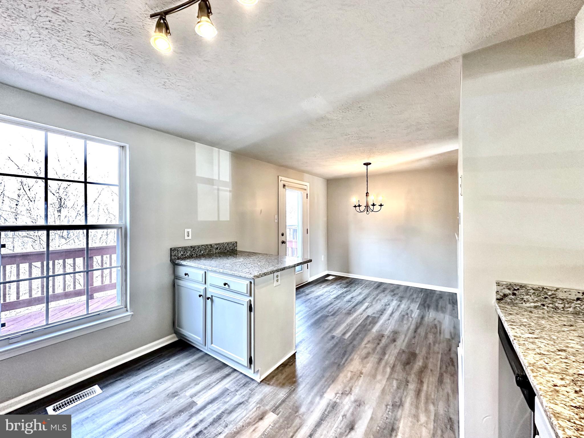 CONSTANT FRIENDSHIP - Residential Lease