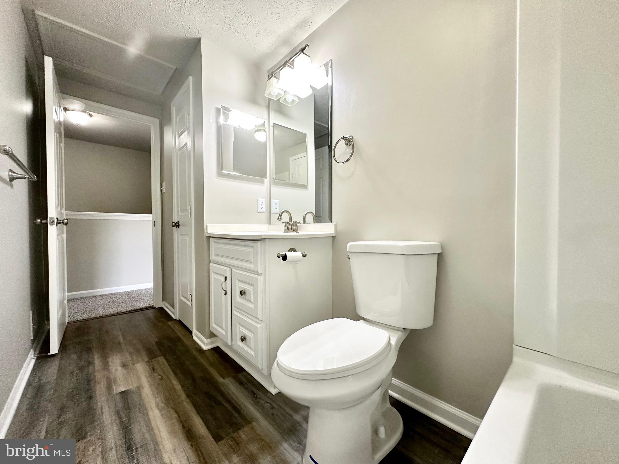 CONSTANT FRIENDSHIP - Residential Lease