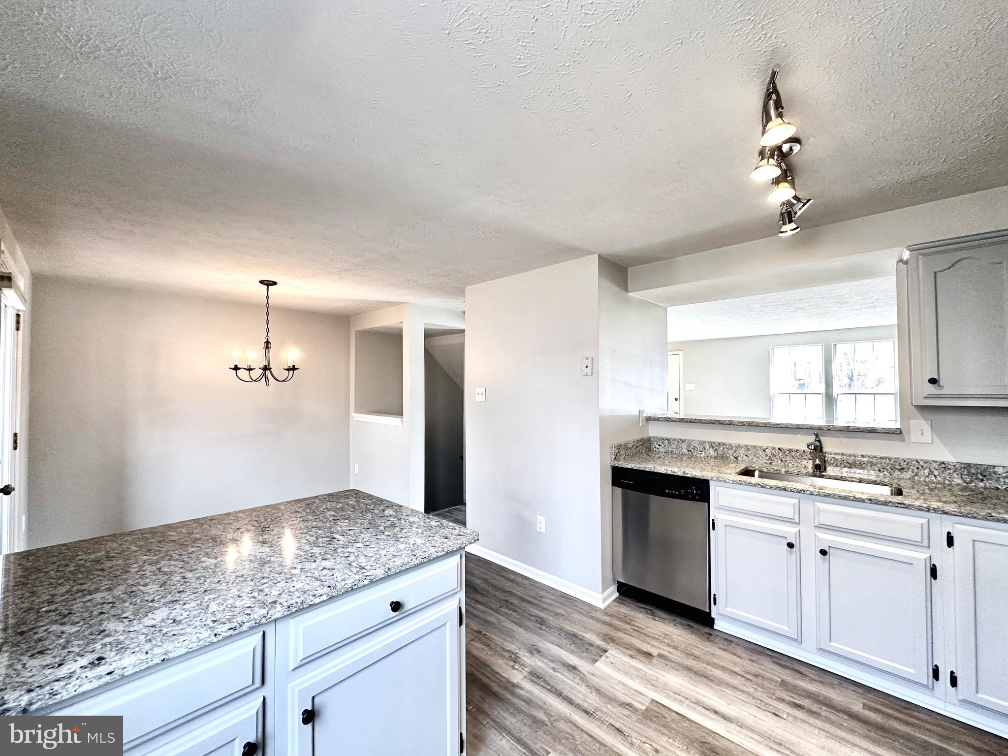 CONSTANT FRIENDSHIP - Residential Lease