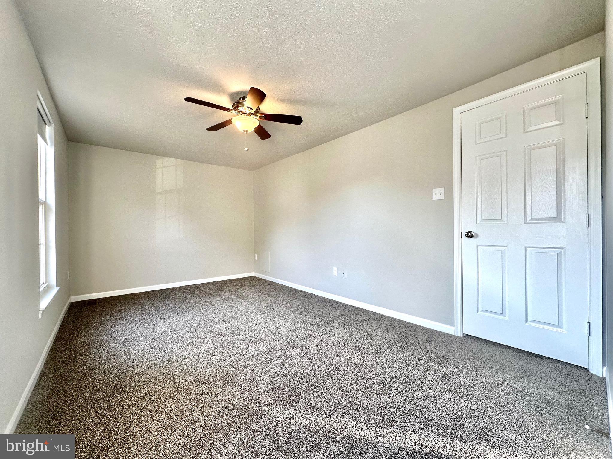 CONSTANT FRIENDSHIP - Residential Lease