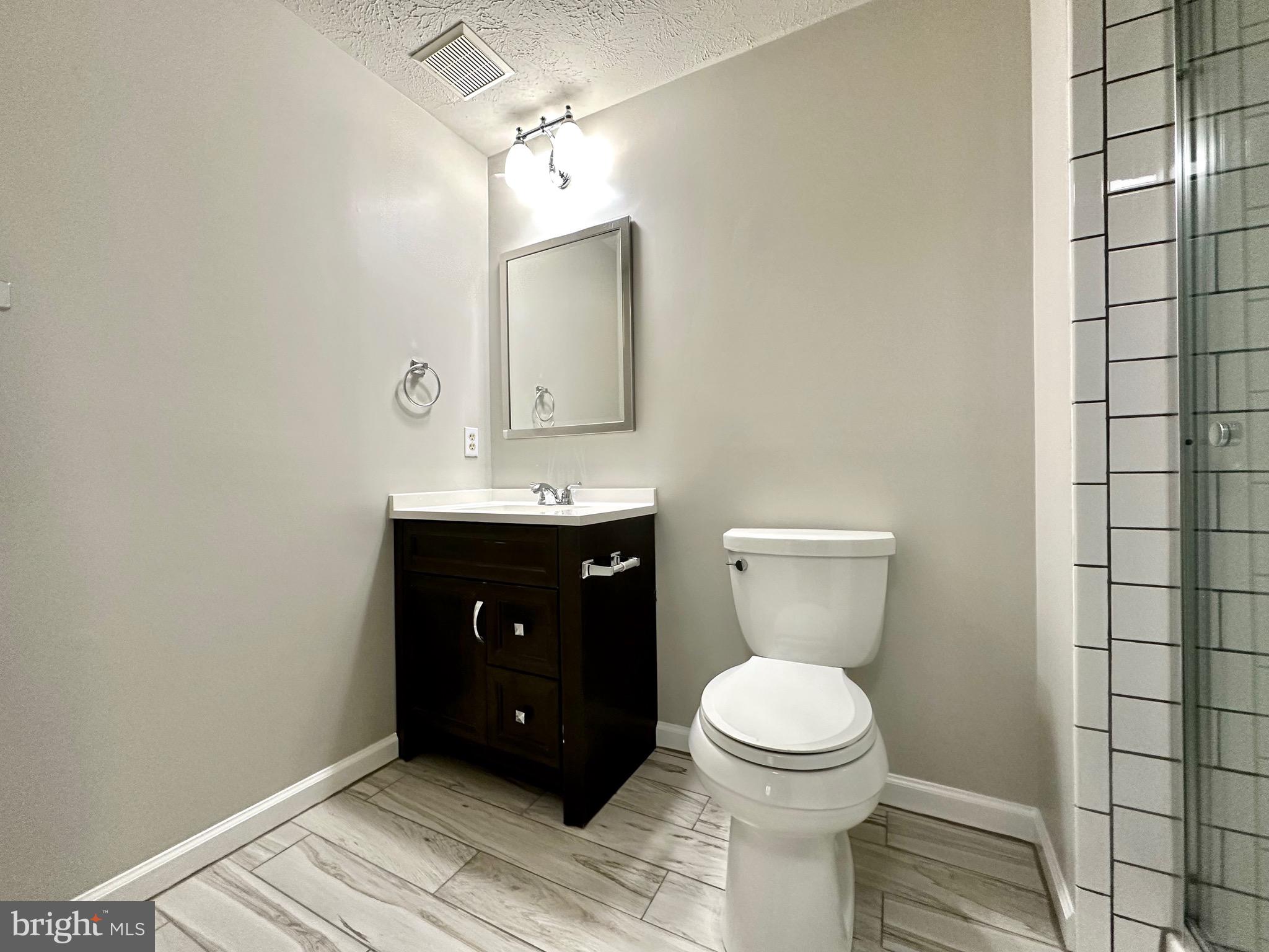 CONSTANT FRIENDSHIP - Residential Lease