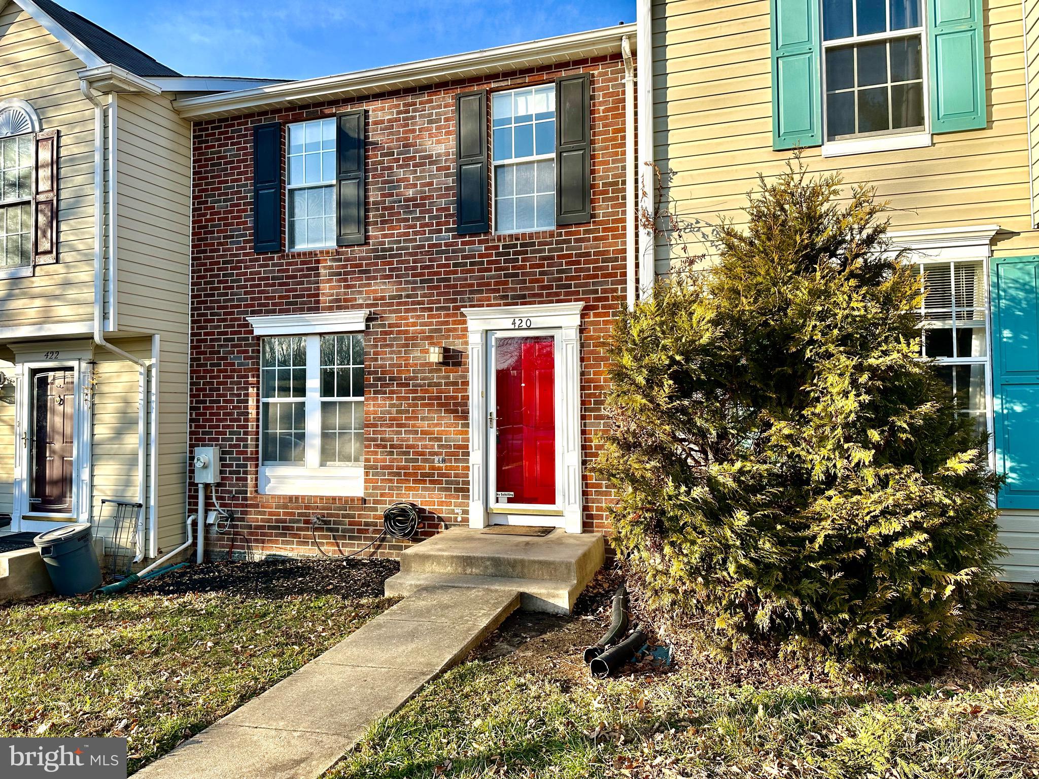 CONSTANT FRIENDSHIP - Residential Lease