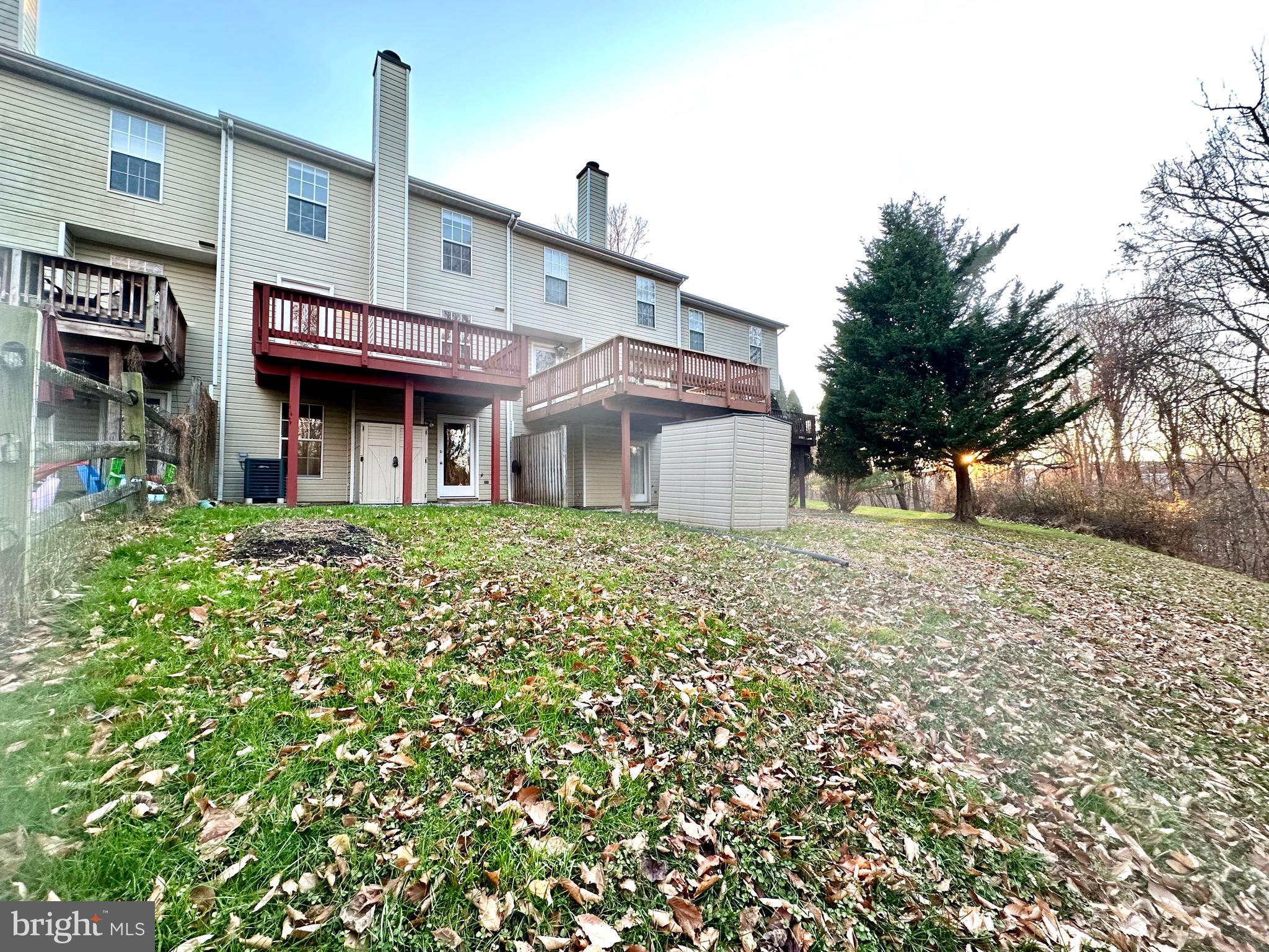 CONSTANT FRIENDSHIP - Residential Lease