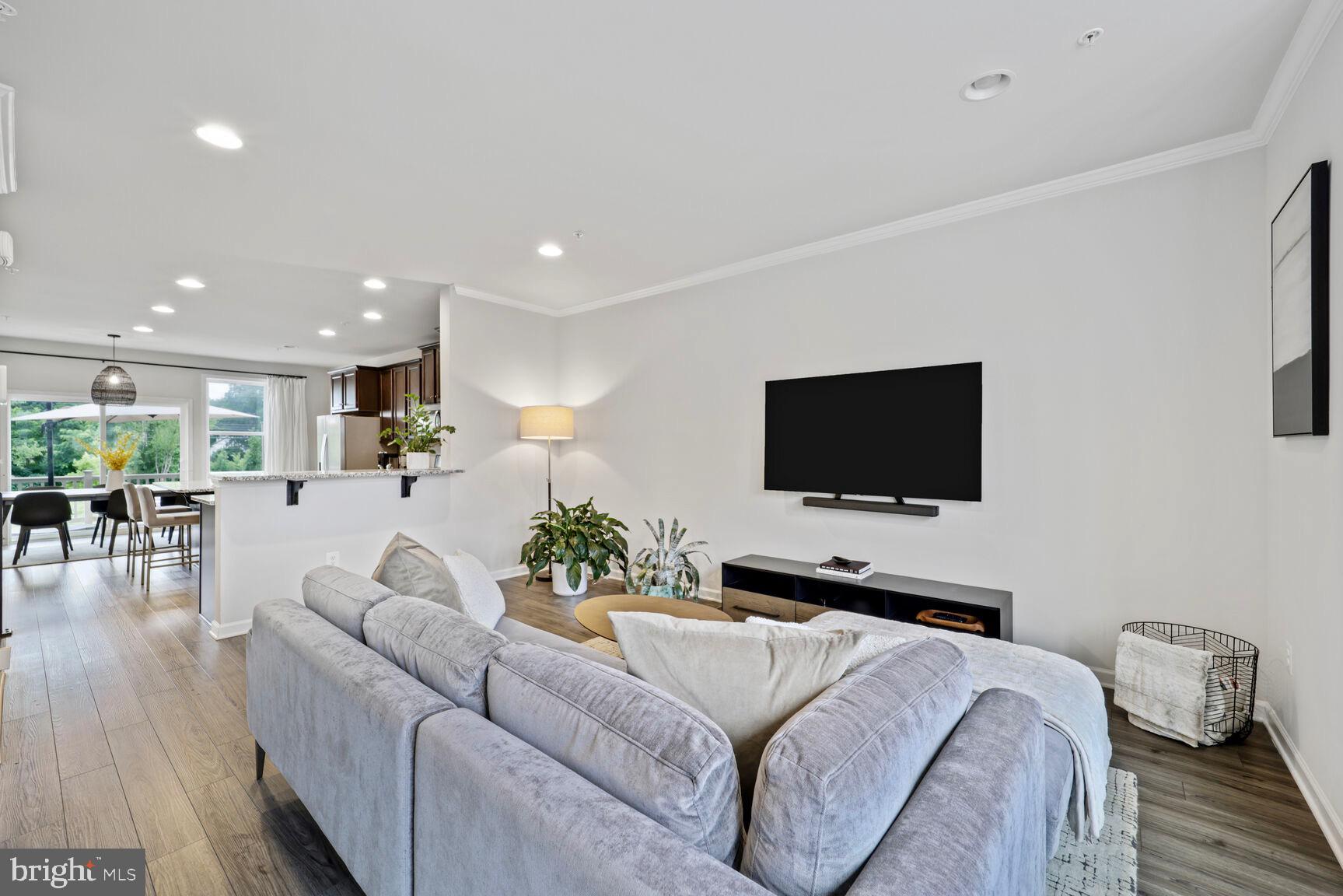 VISTA GARDENS - Residential