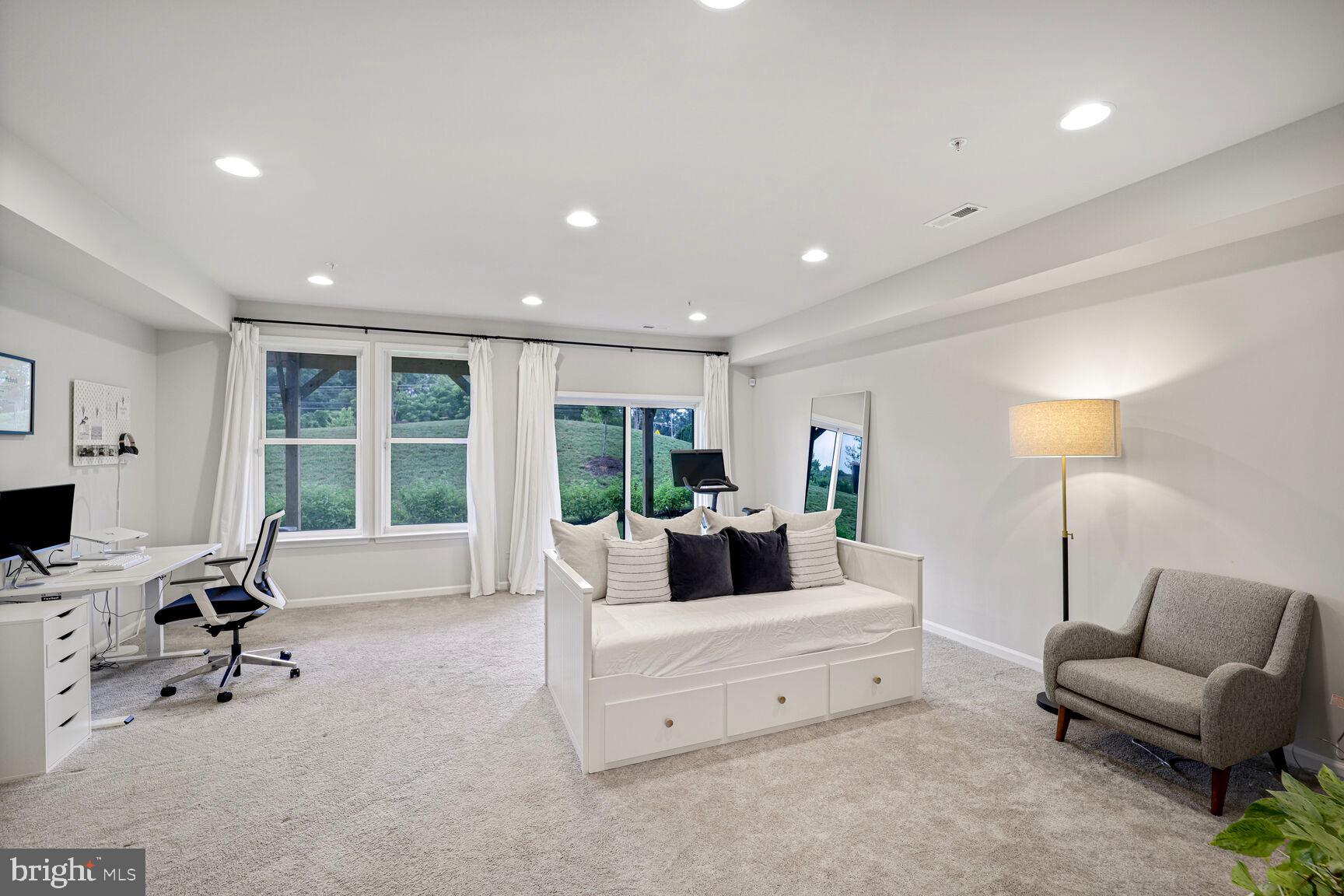 VISTA GARDENS - Residential