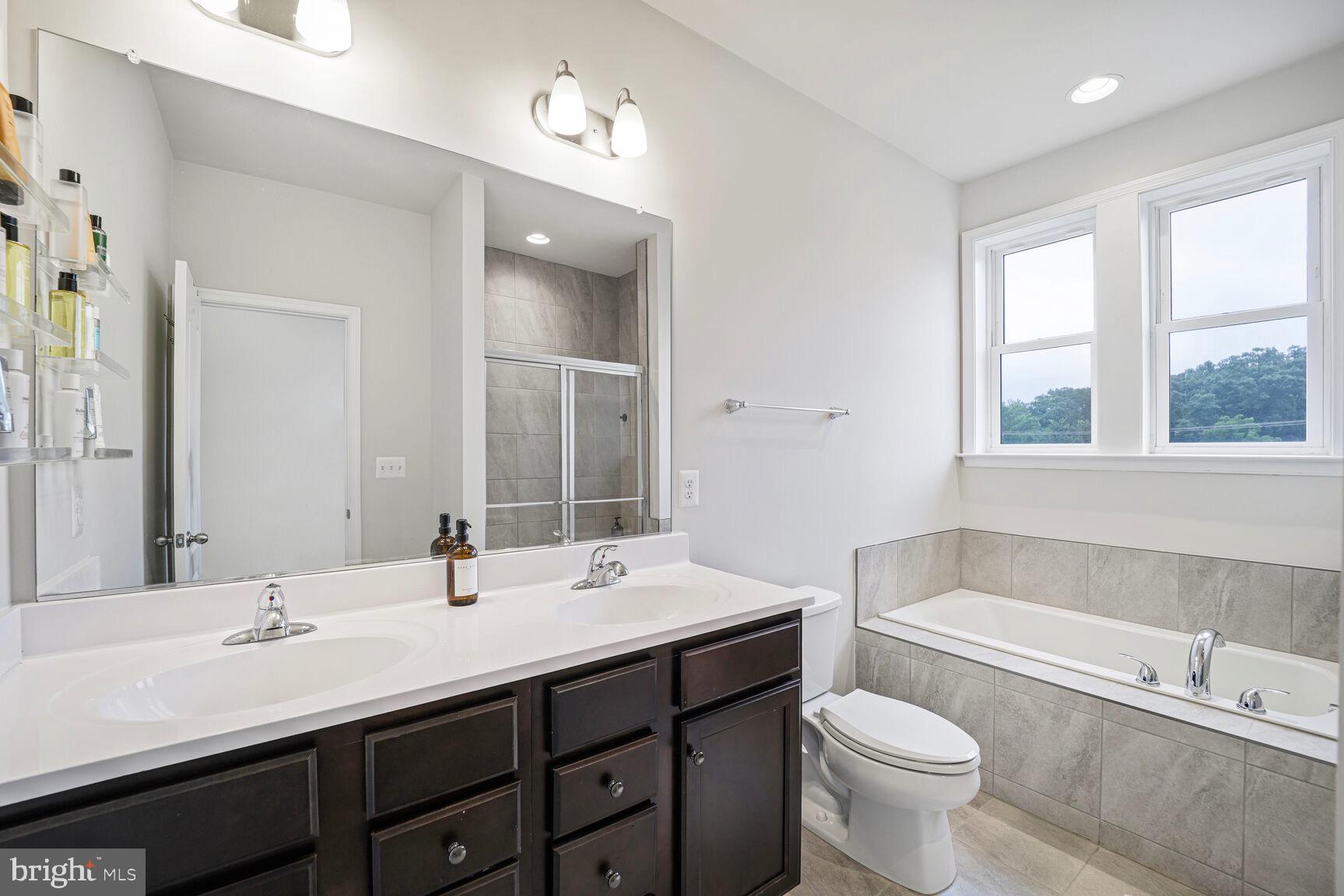 VISTA GARDENS - Residential