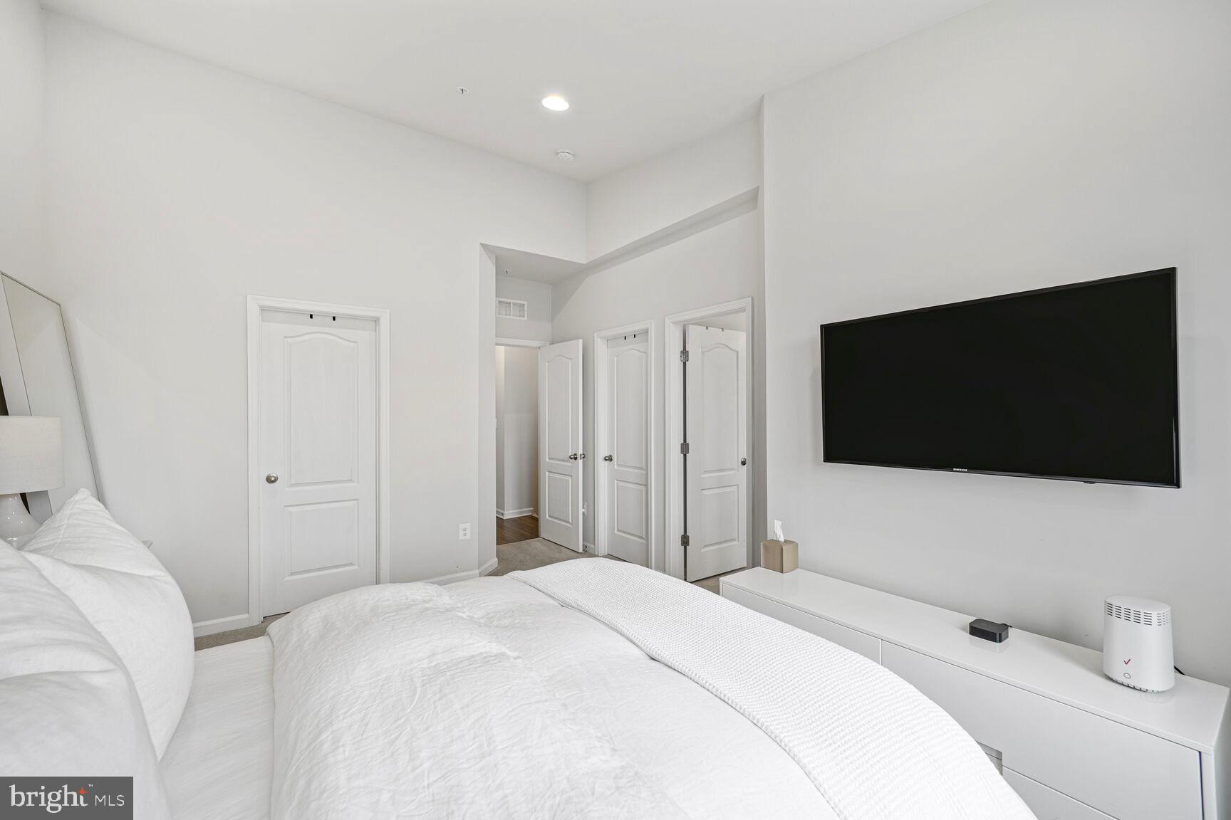 VISTA GARDENS - Residential