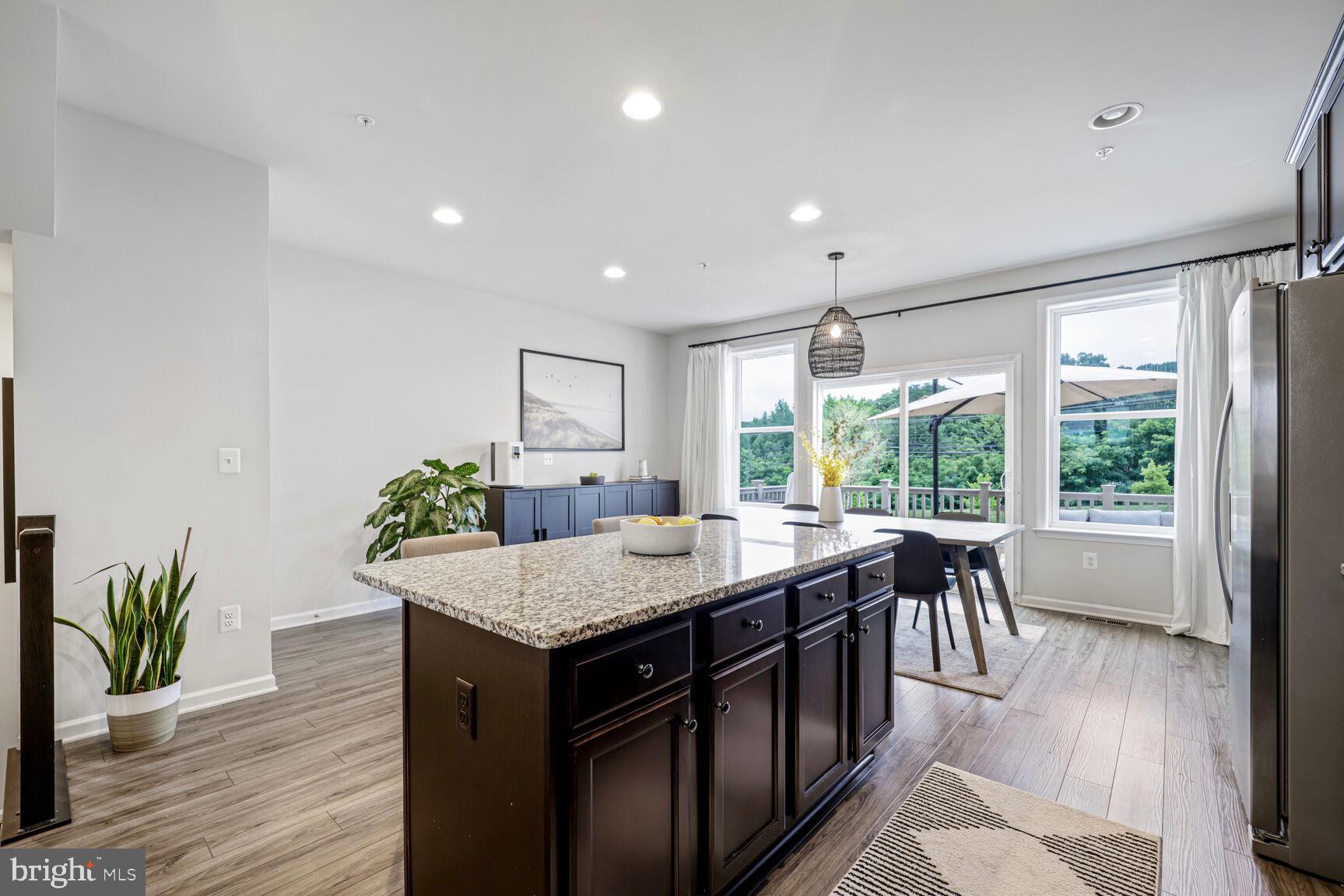 VISTA GARDENS - Residential