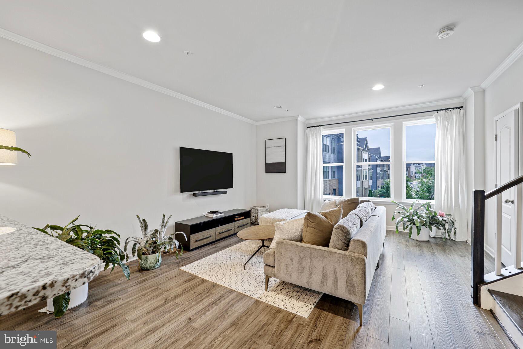 VISTA GARDENS - Residential