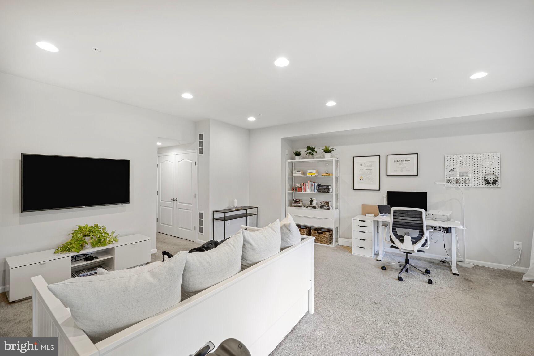 VISTA GARDENS - Residential