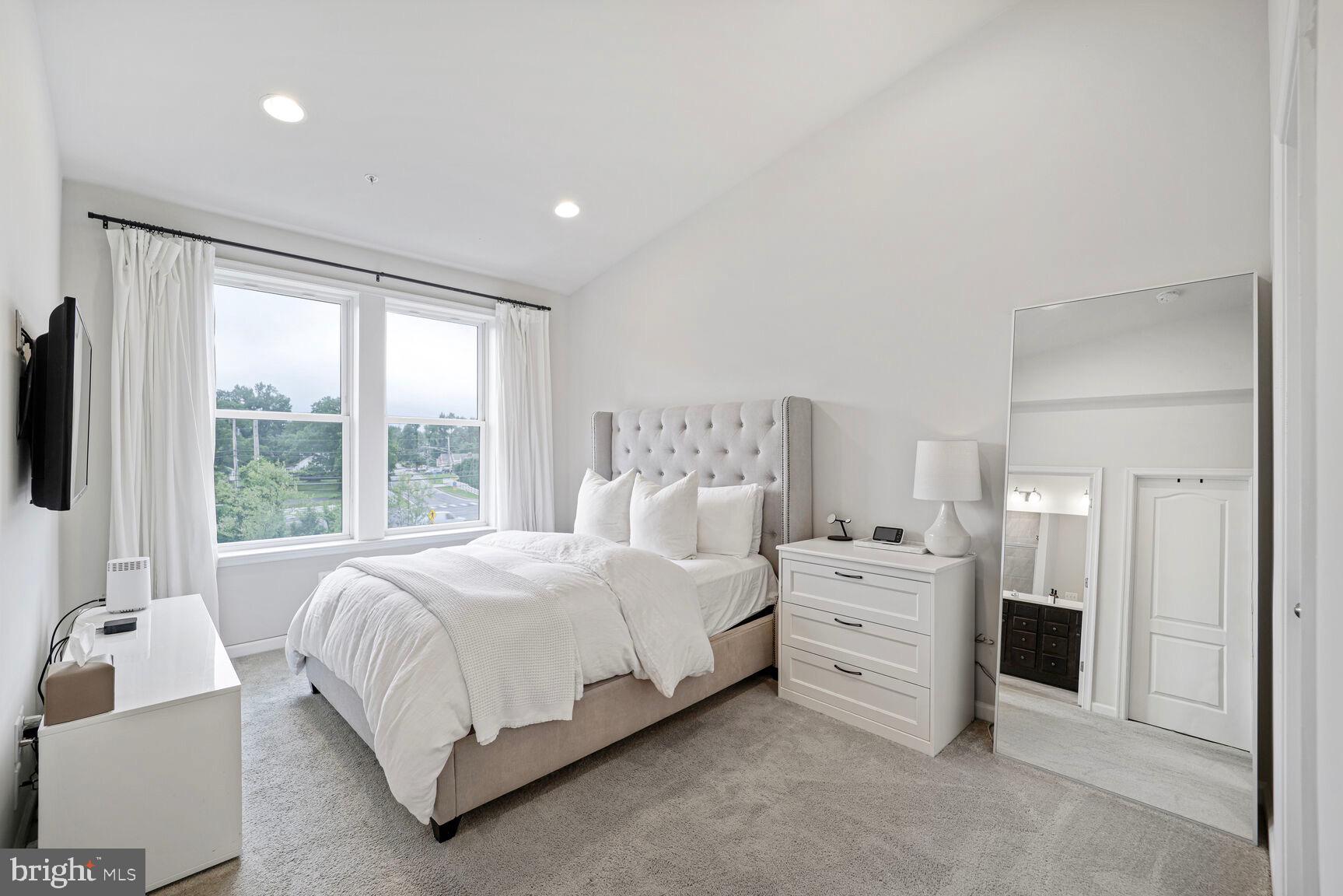 VISTA GARDENS - Residential