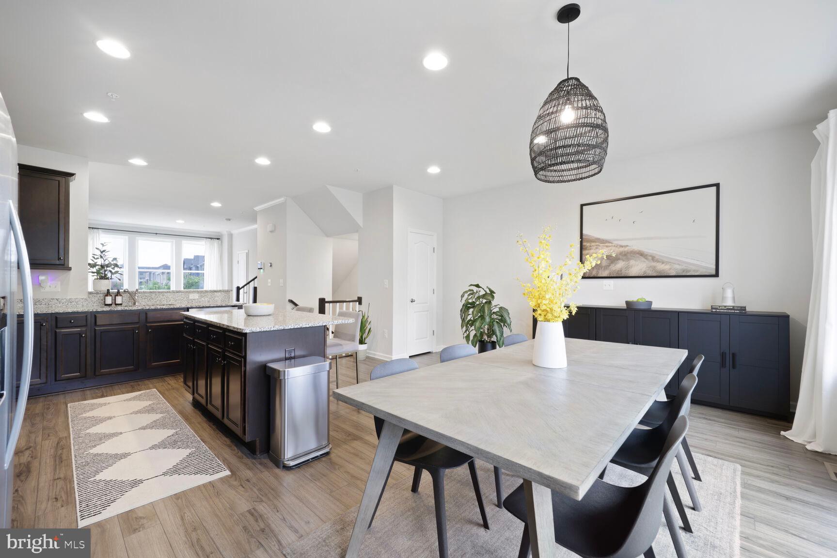 VISTA GARDENS - Residential