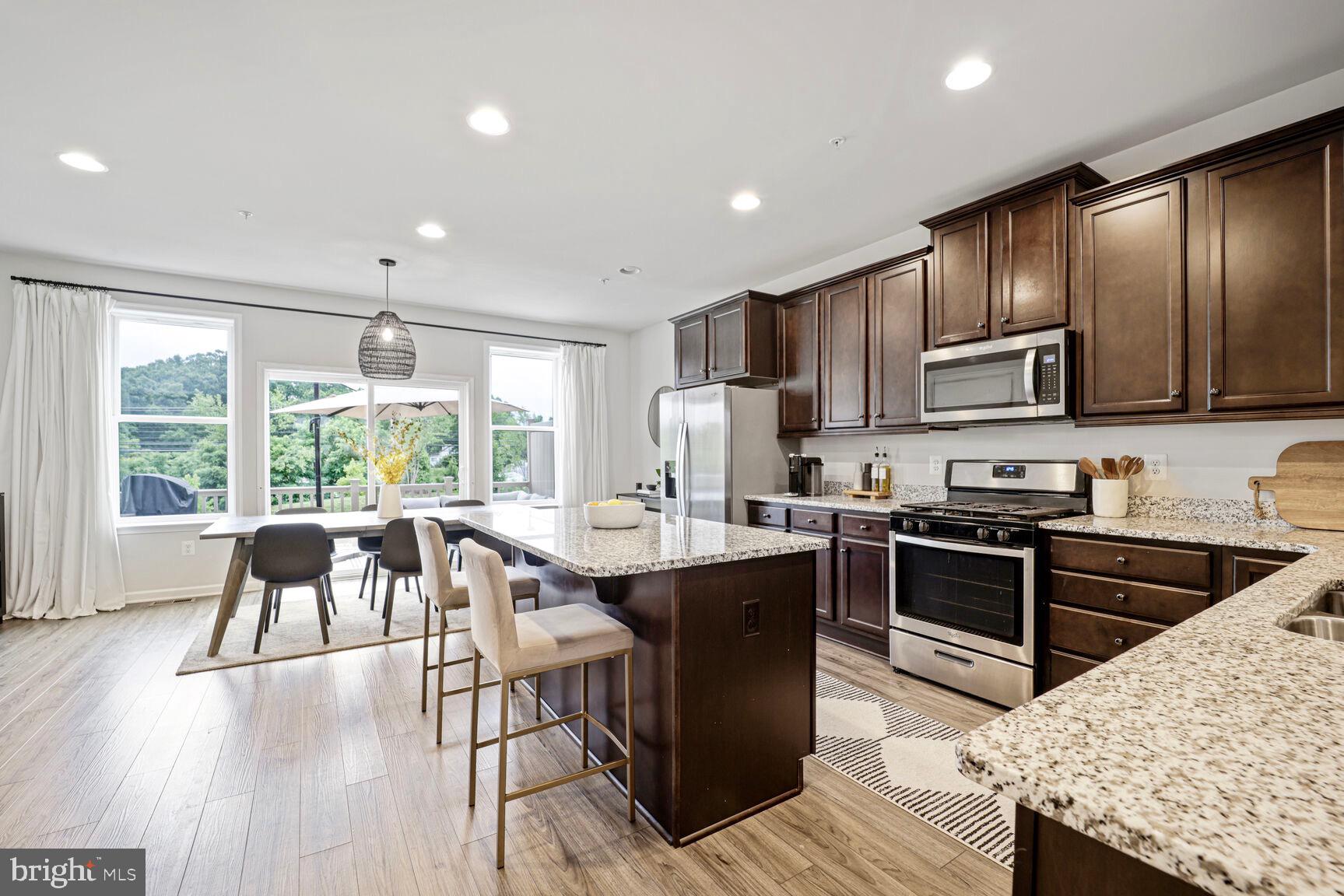 VISTA GARDENS - Residential