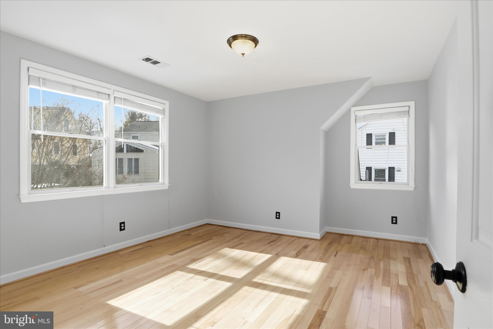 CLAREMONT - Residential