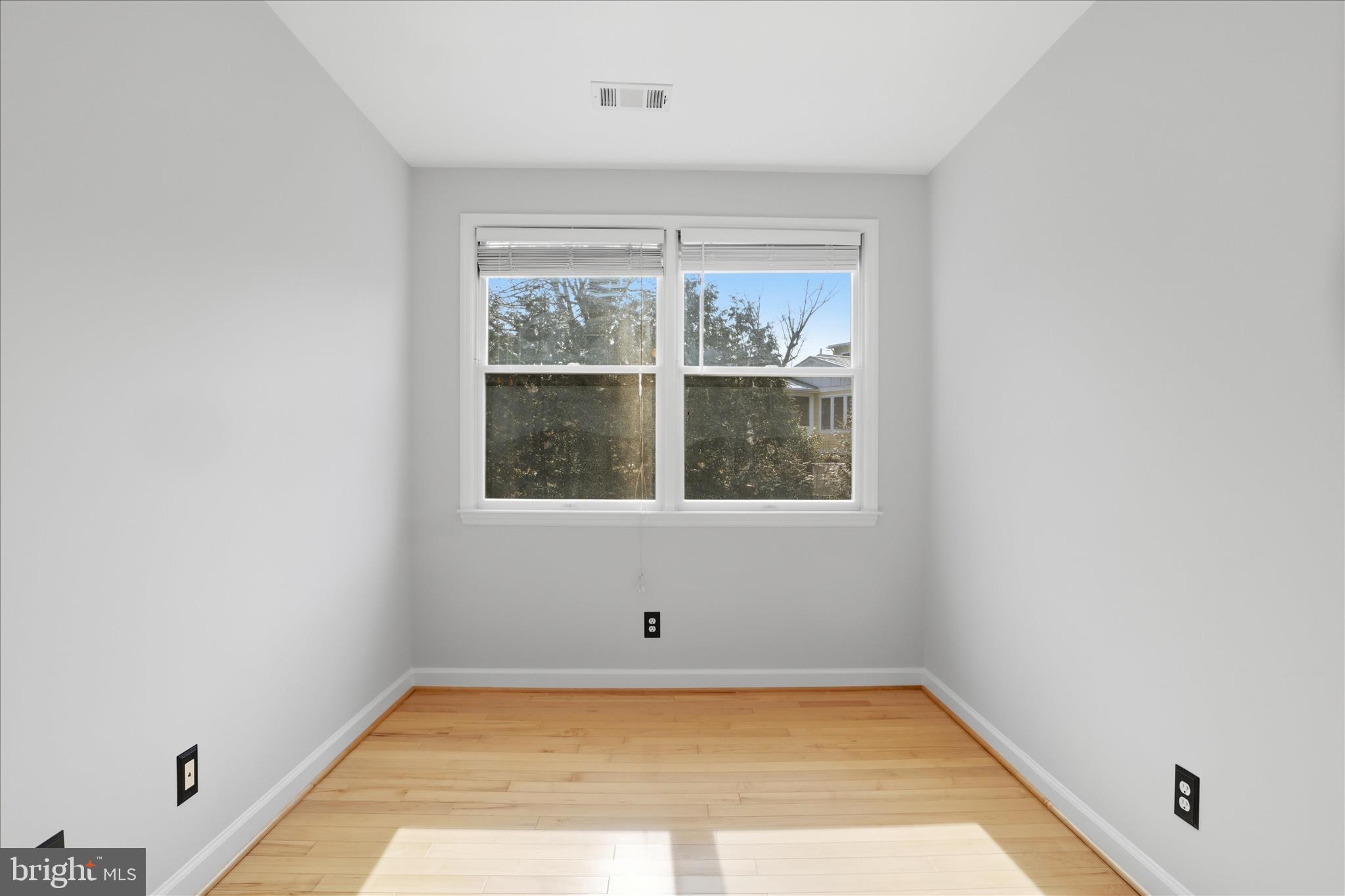 CLAREMONT - Residential