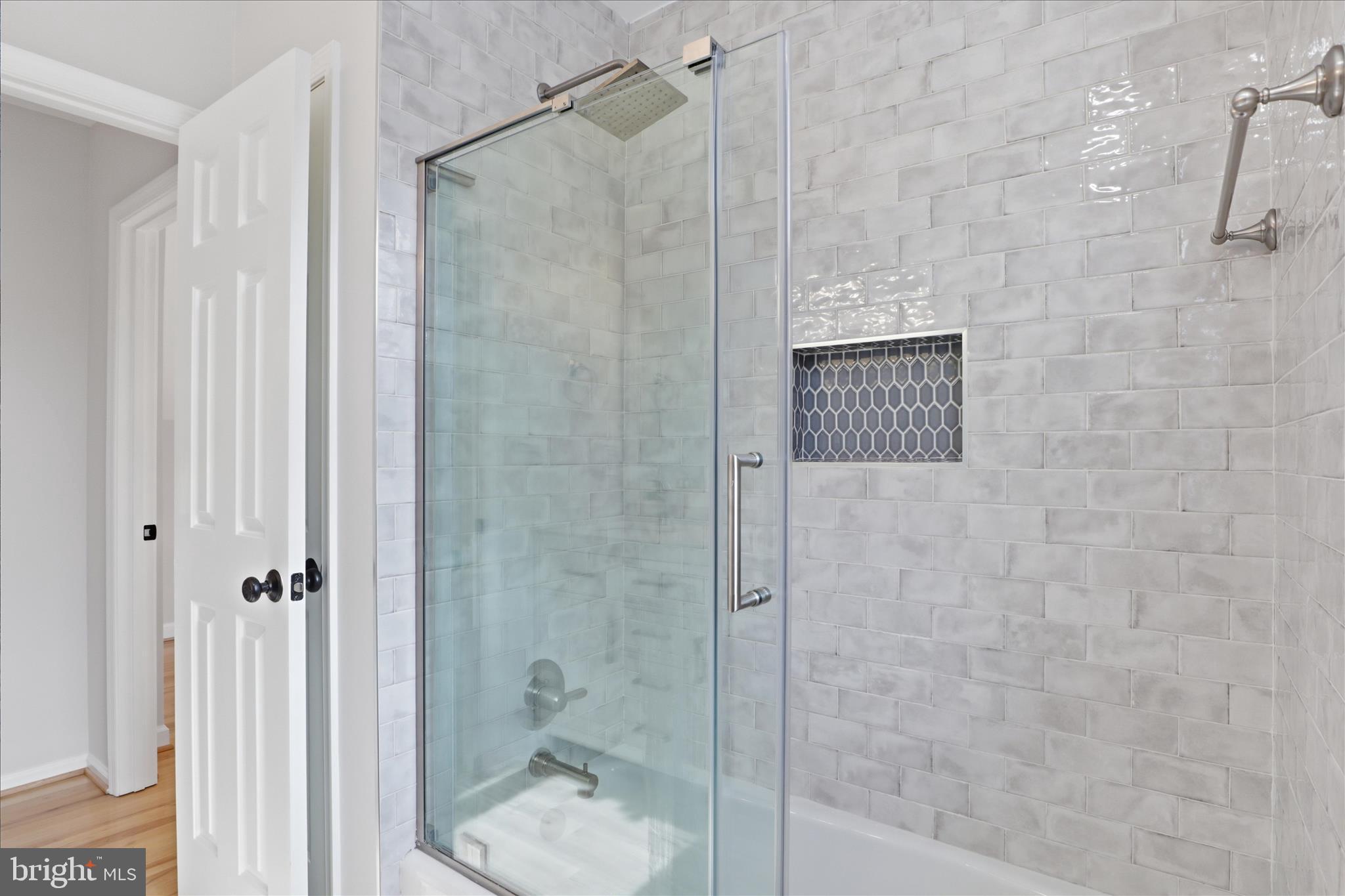 CLAREMONT - Residential