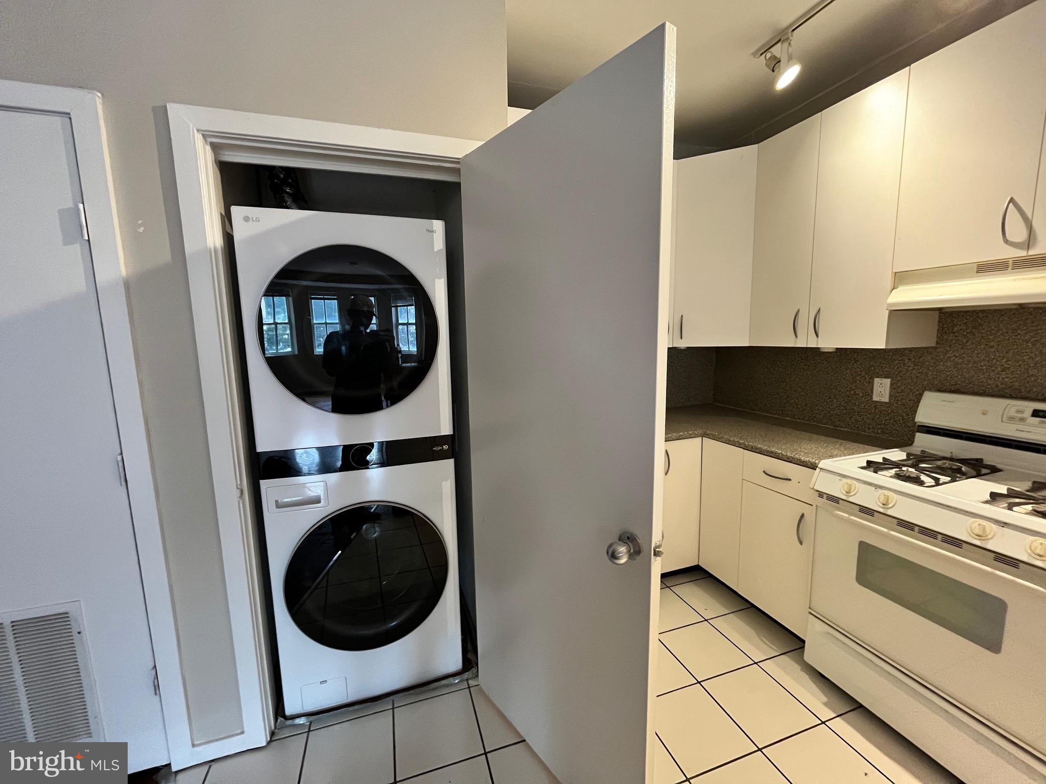 MANAYUNK - Residential Lease