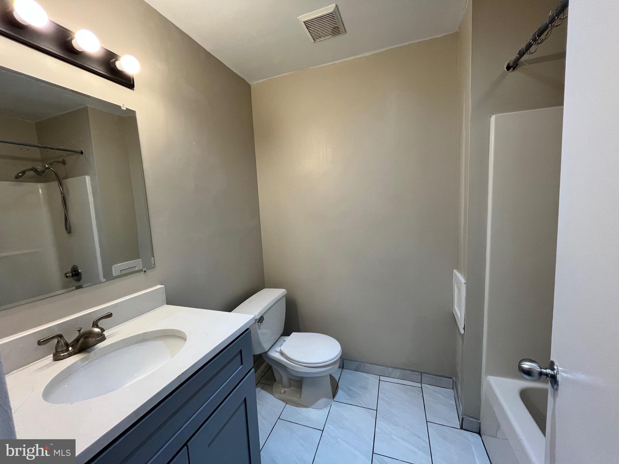 MANAYUNK - Residential Lease