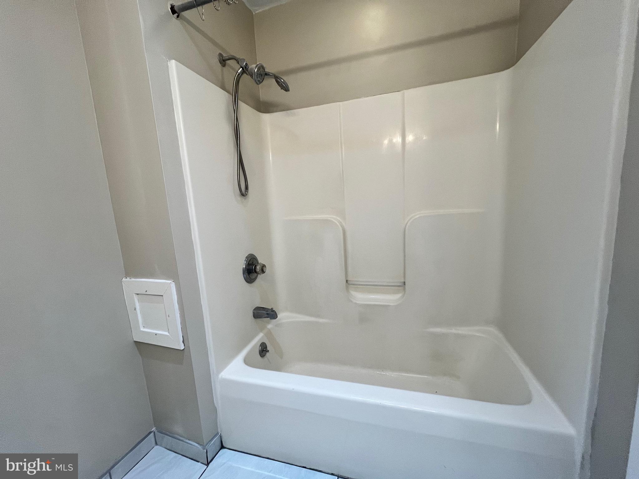 MANAYUNK - Residential Lease