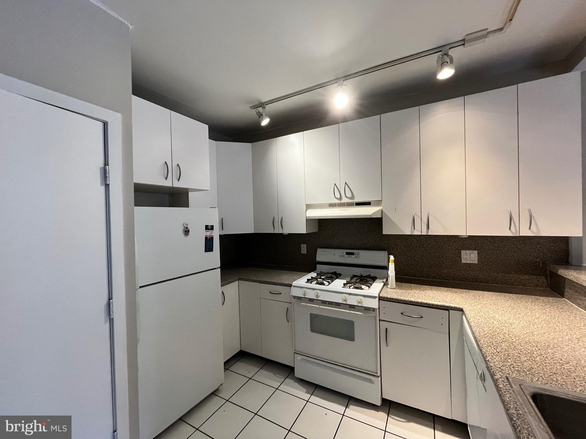 MANAYUNK - Residential Lease