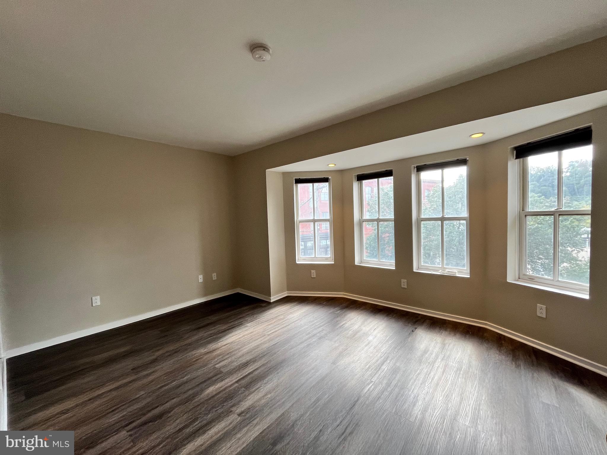 MANAYUNK - Residential Lease