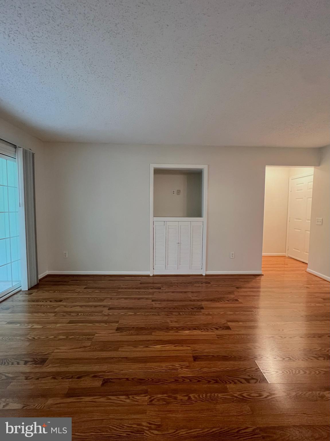 HUNTERS SQUARE - Residential Lease