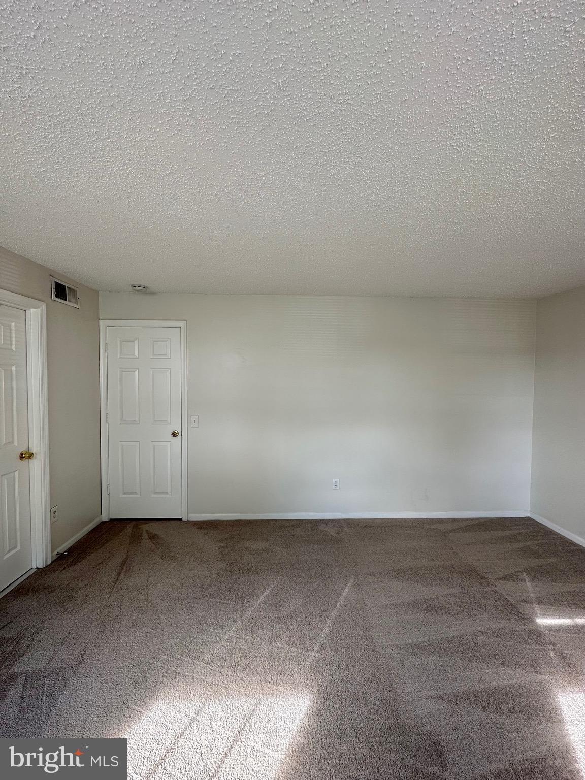 HUNTERS SQUARE - Residential Lease