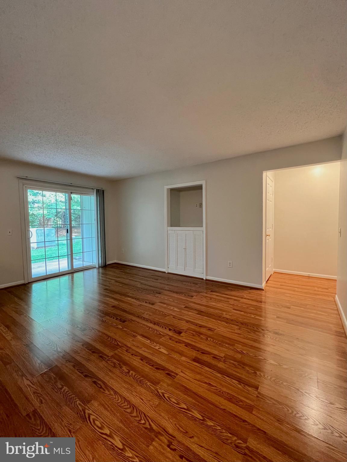 HUNTERS SQUARE - Residential Lease